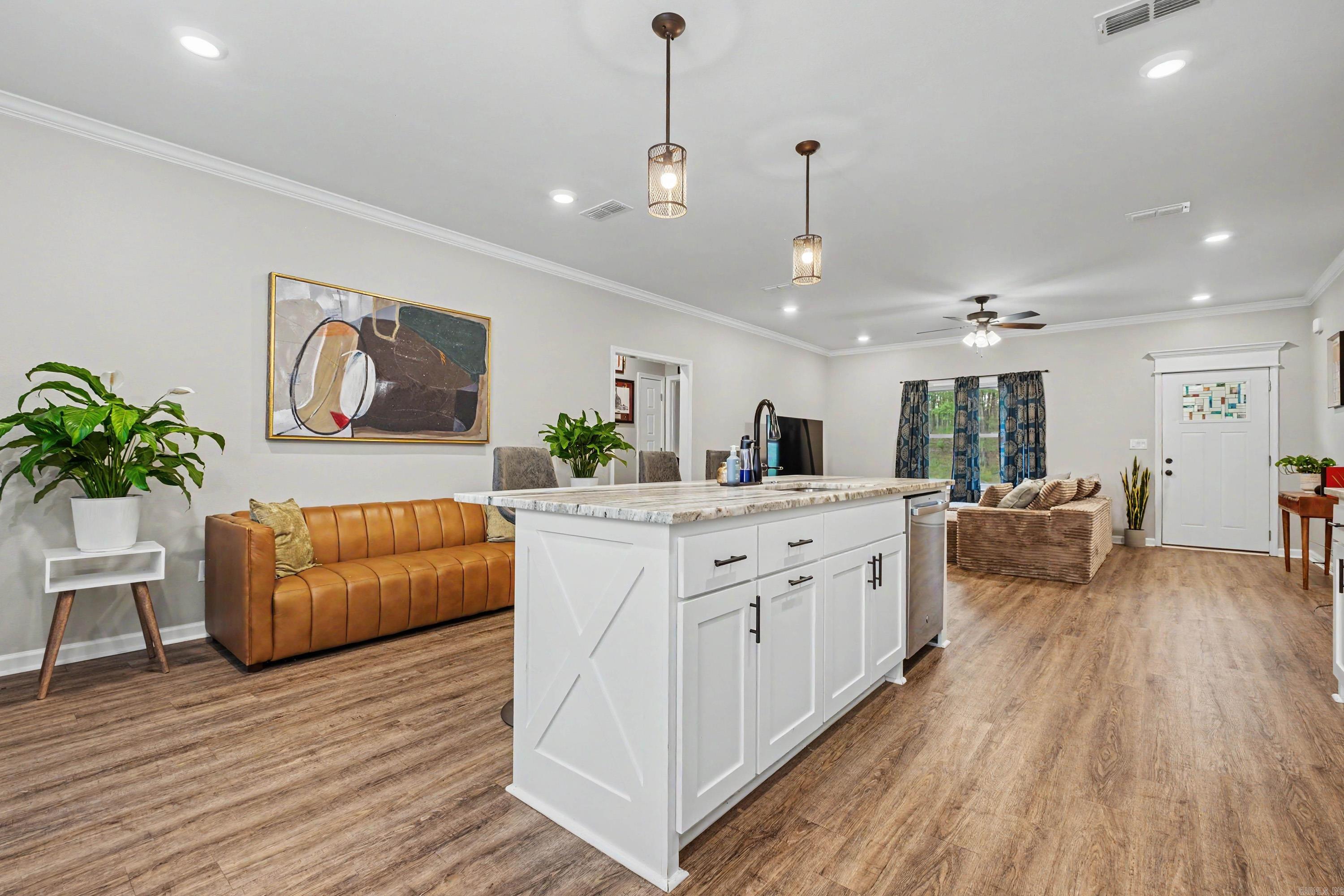 DIAMONDHEAD J - Residential