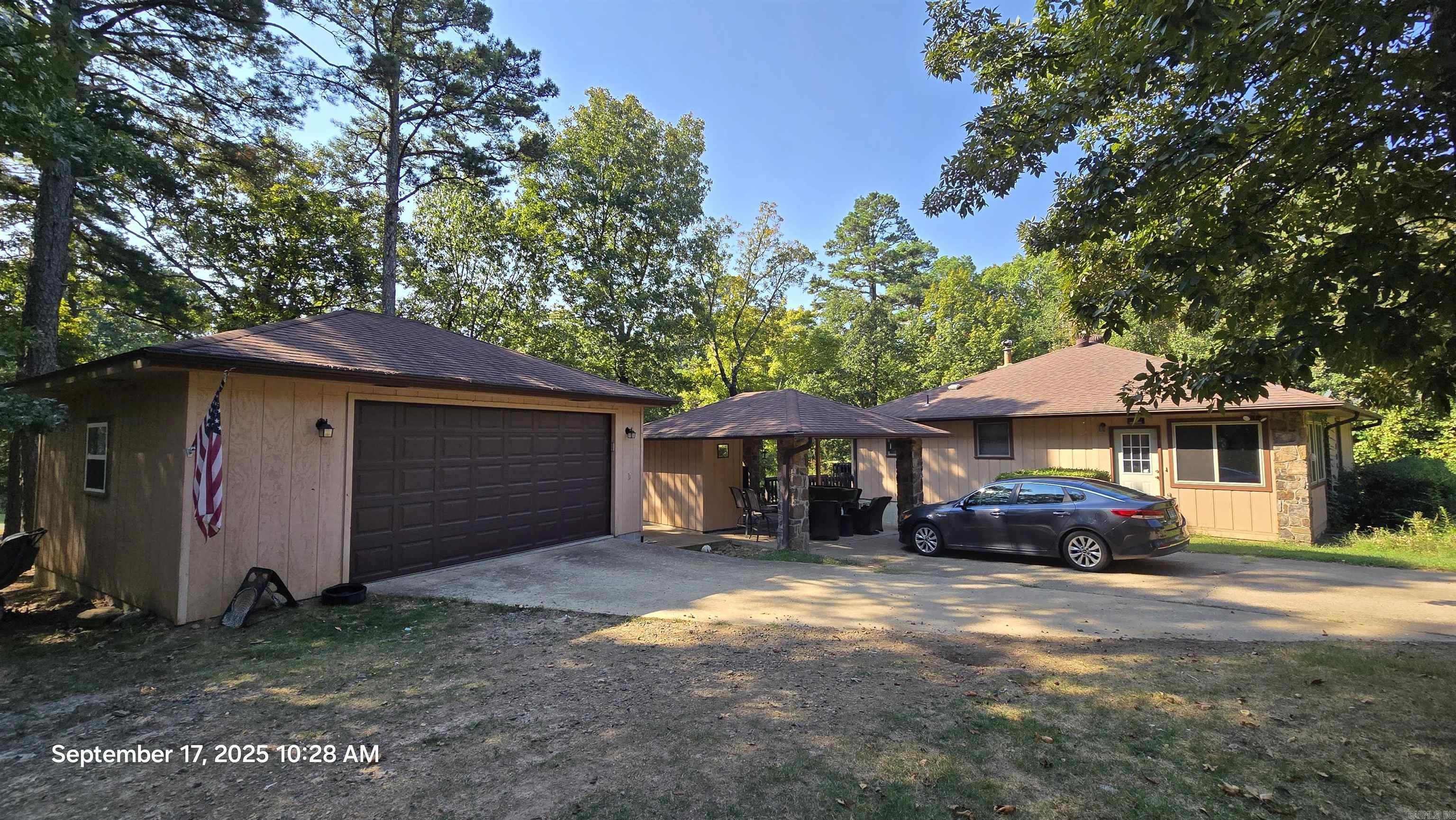 INDIAN HILLS - Residential