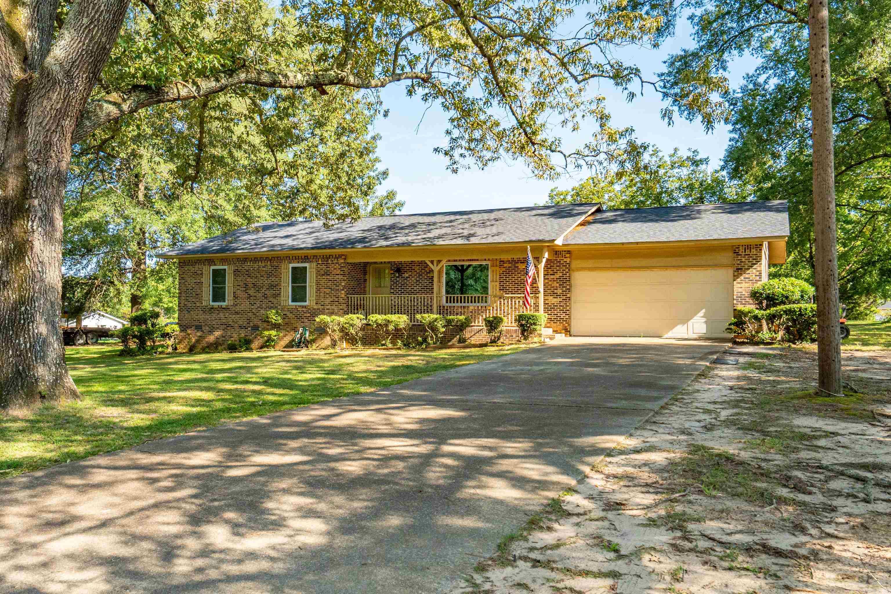 Move-in ready, 3 bedroom, 2 bath all brick home on 1 acres. Features spacious yard with fenced backyard. Charming with a comfortable layout this is a great place to call home!