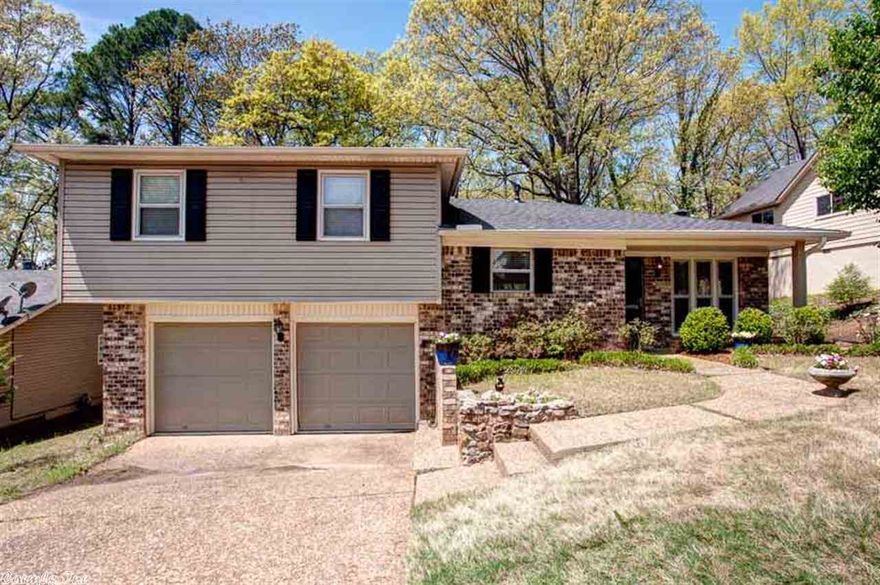 Renovated and well maintained home in Sandpiper Subdivision conveniently located to interstate, hospitals and shopping.  Remodeled chef's kitchen with granite counter tops and stainless appliances including soft close, roll-out cabinet drawers and a beverage center complete with beverage cooler.  Main bedroom and bath features dual closets, quartz counter tops, new cabinetry, lighting, hardware and large shower. Newer zoned heat and air and 50 gal water heater.  Roof and insulation 2013.