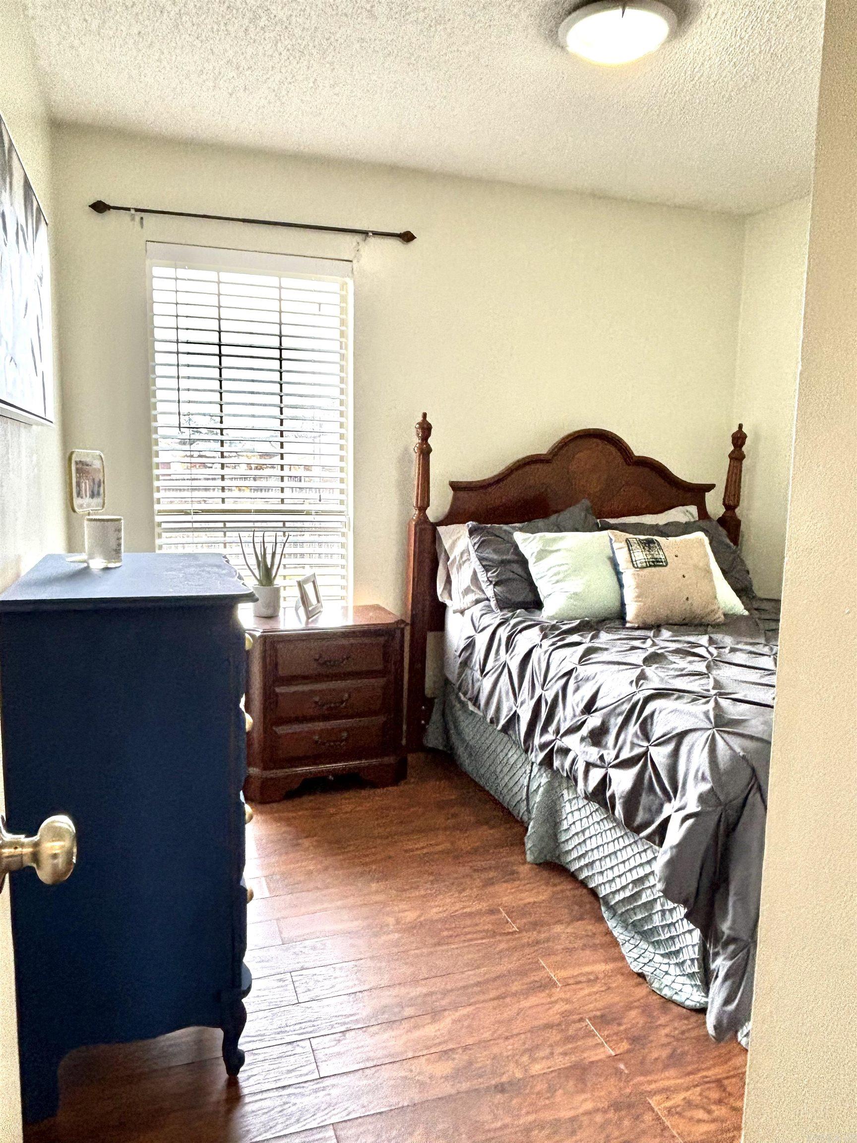 HUNTERS COVE - Residential