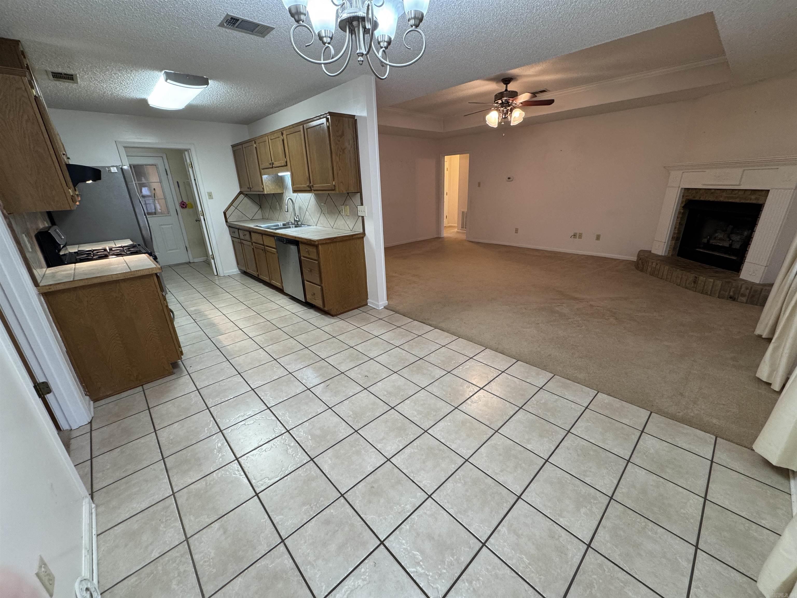 AMBER OAKS ADDN - Residential