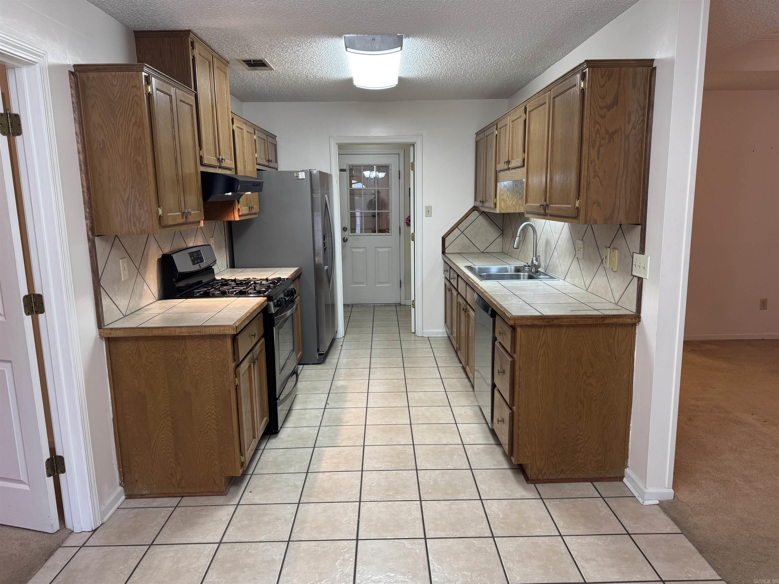 AMBER OAKS ADDN - Residential