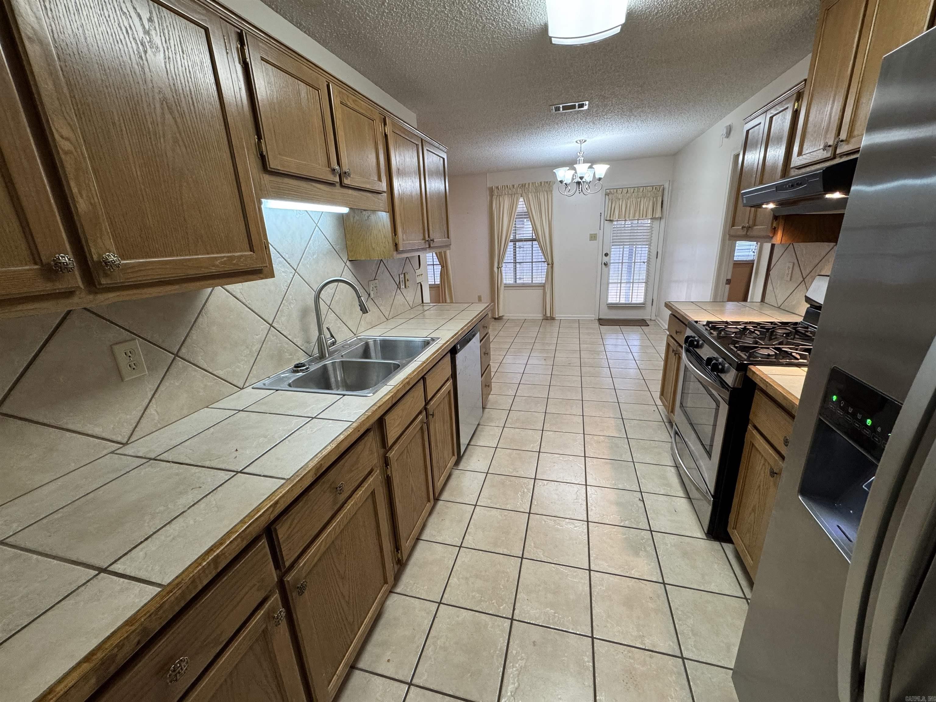 AMBER OAKS ADDN - Residential