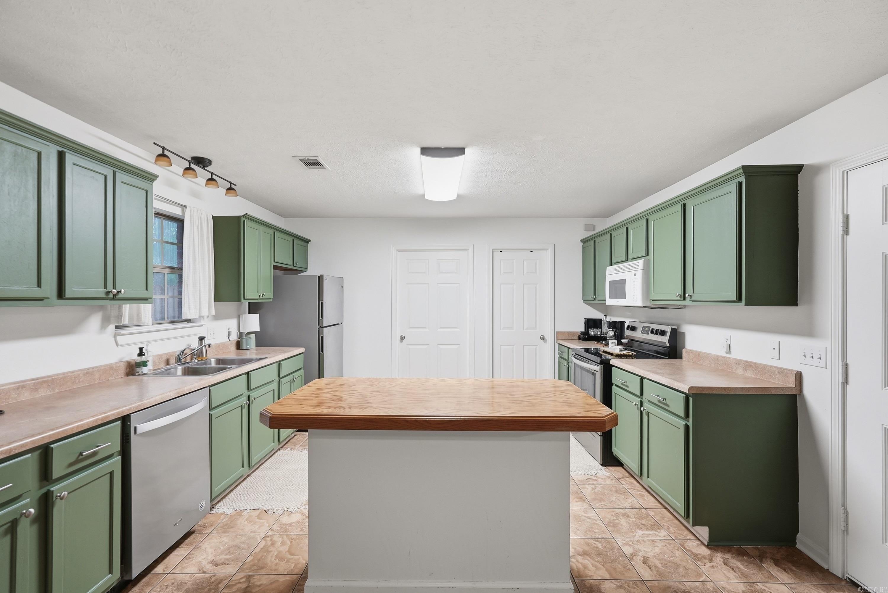 CHRISTOPHER BLAIR ADD - Residential