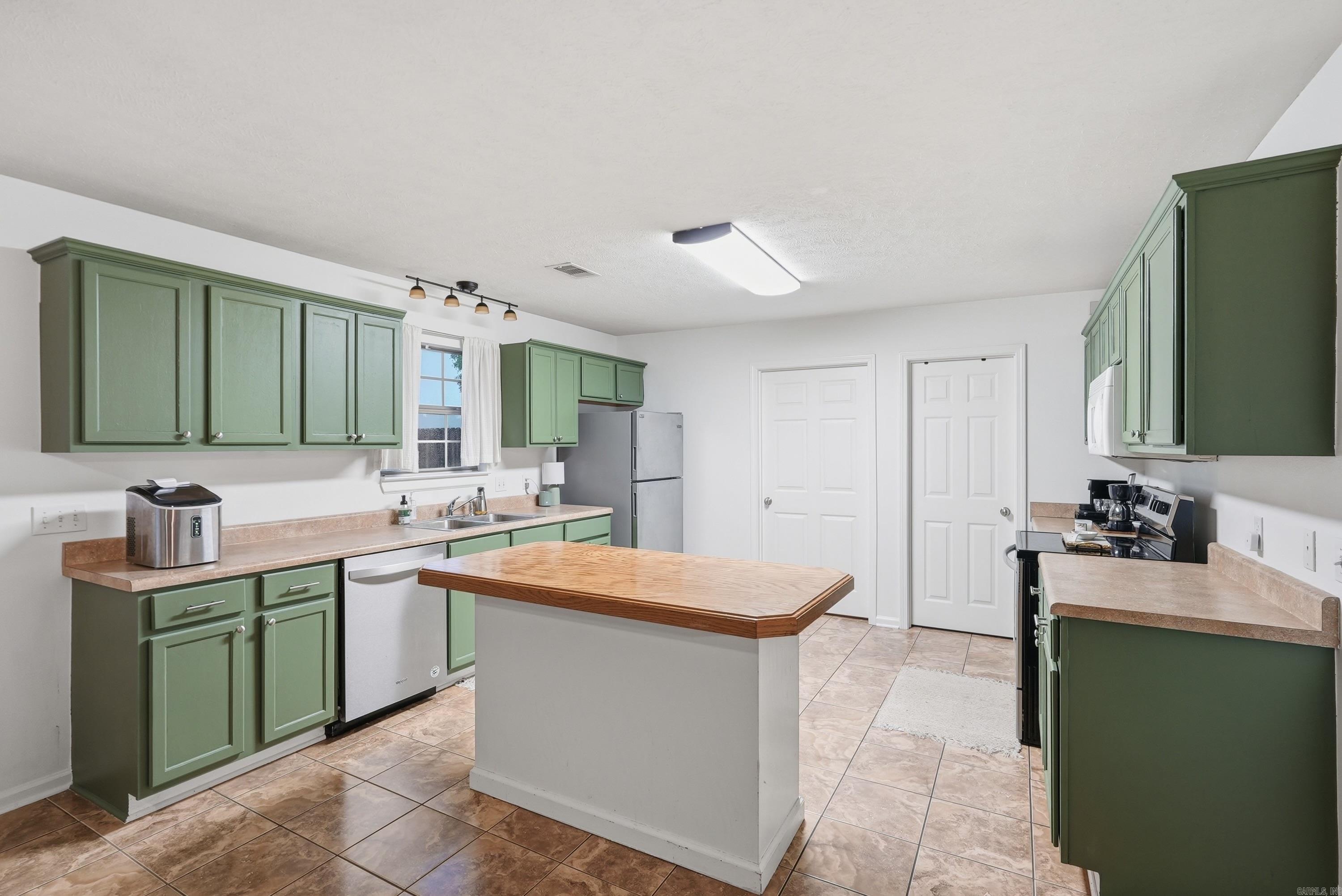 CHRISTOPHER BLAIR ADD - Residential