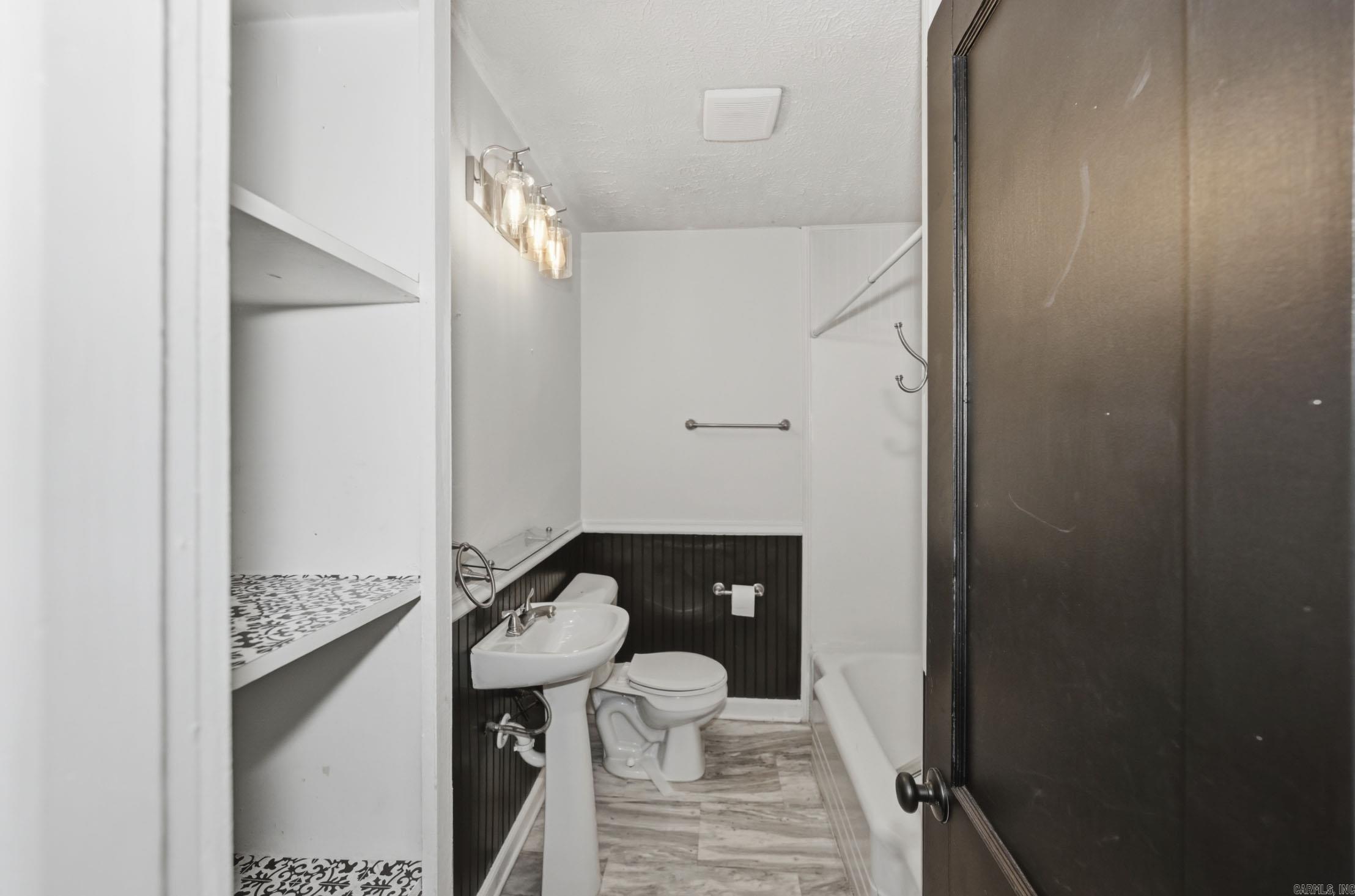 FOREST HILLS - Residential