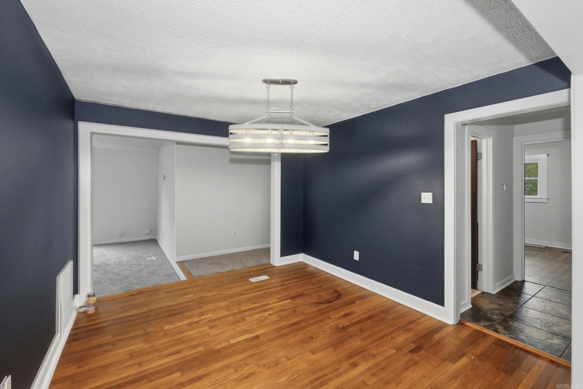 FOREST HILLS - Residential