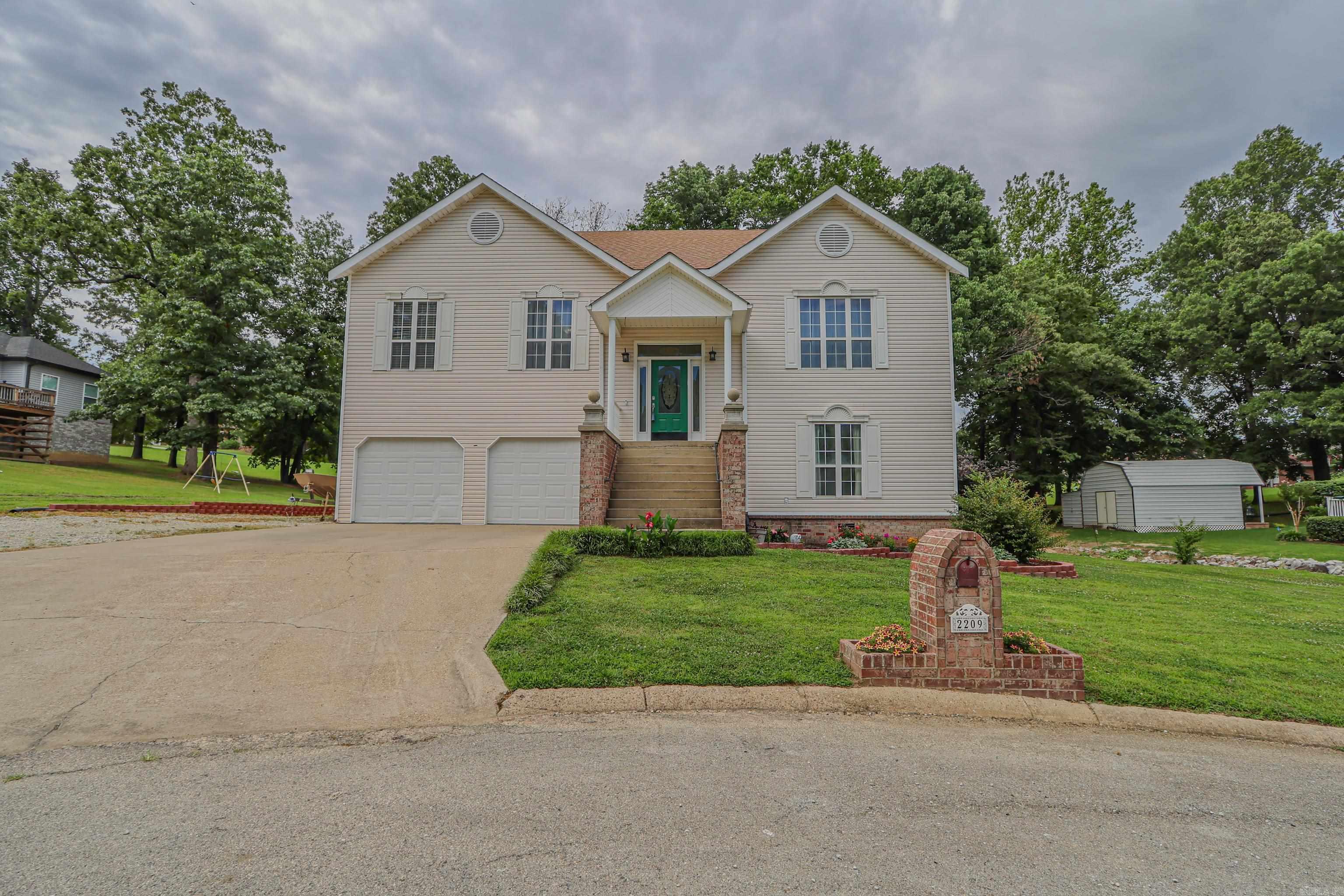 View Paragould, AR 72450 house