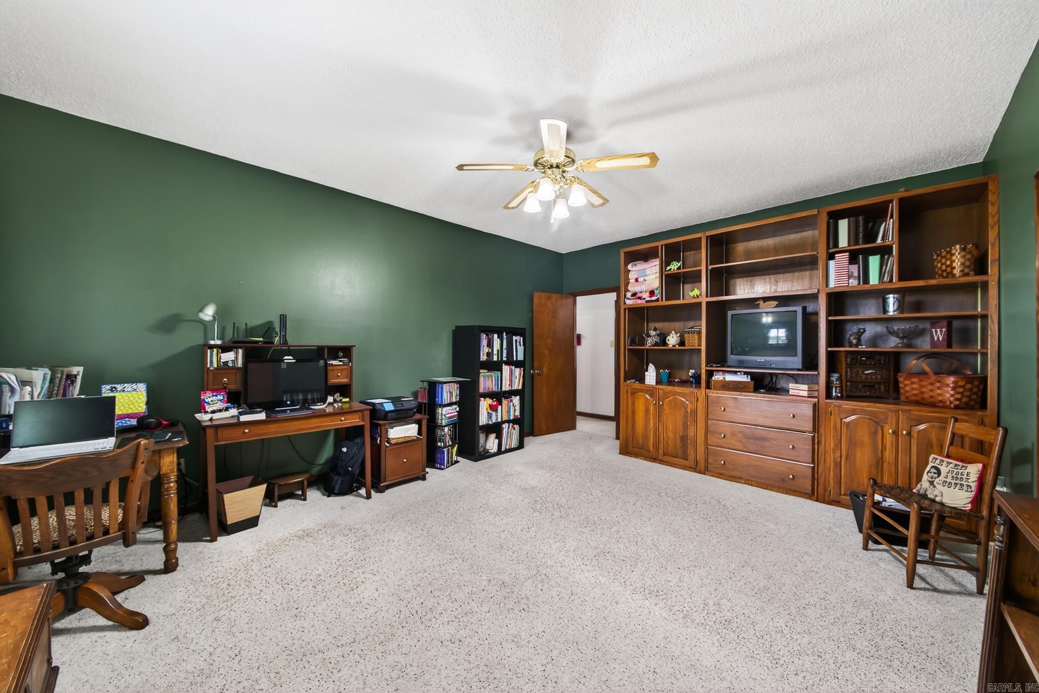 CASTLE HEIGHTS - Residential