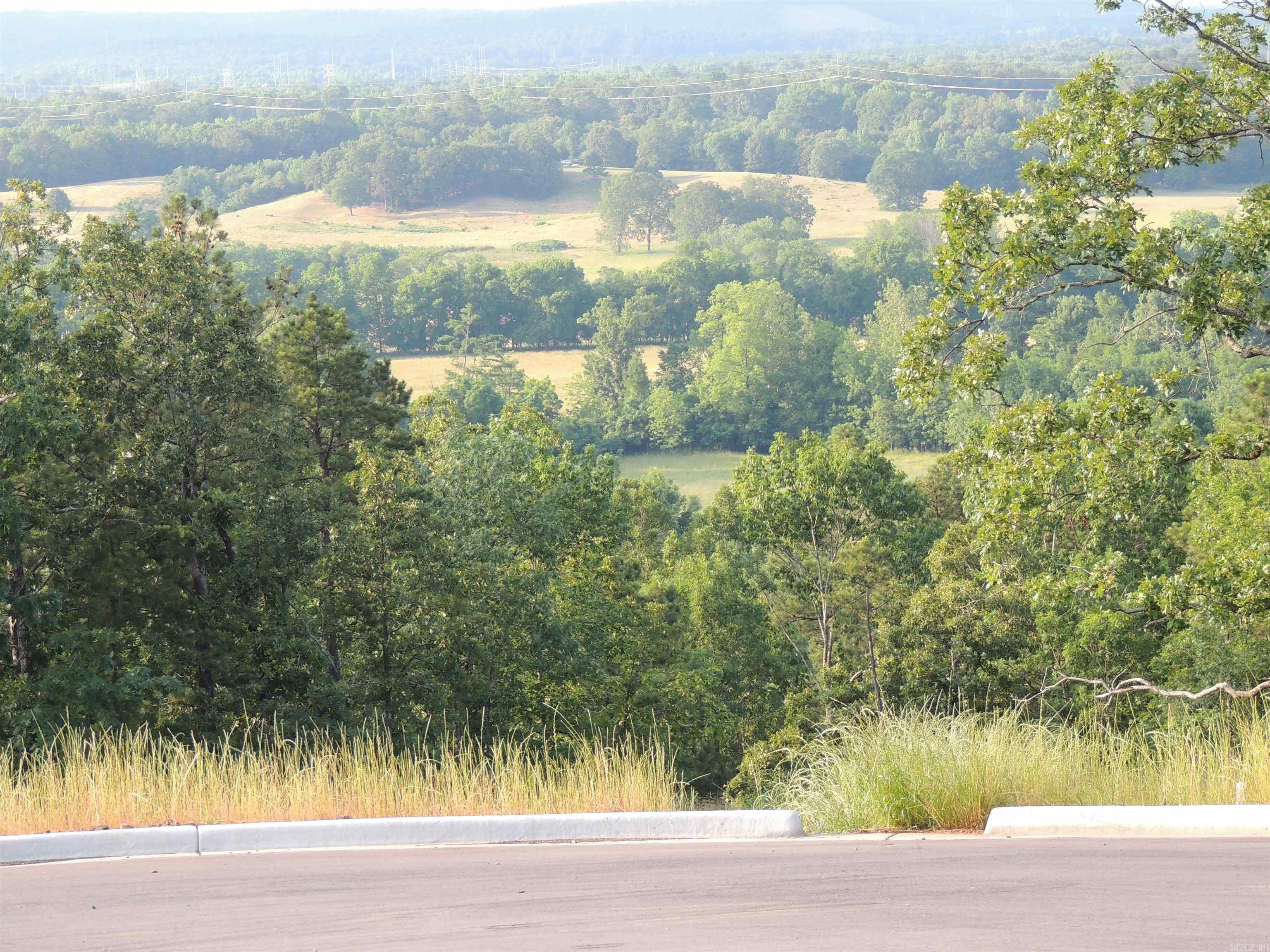 MOUNTAIN CREST ESTATES - Land