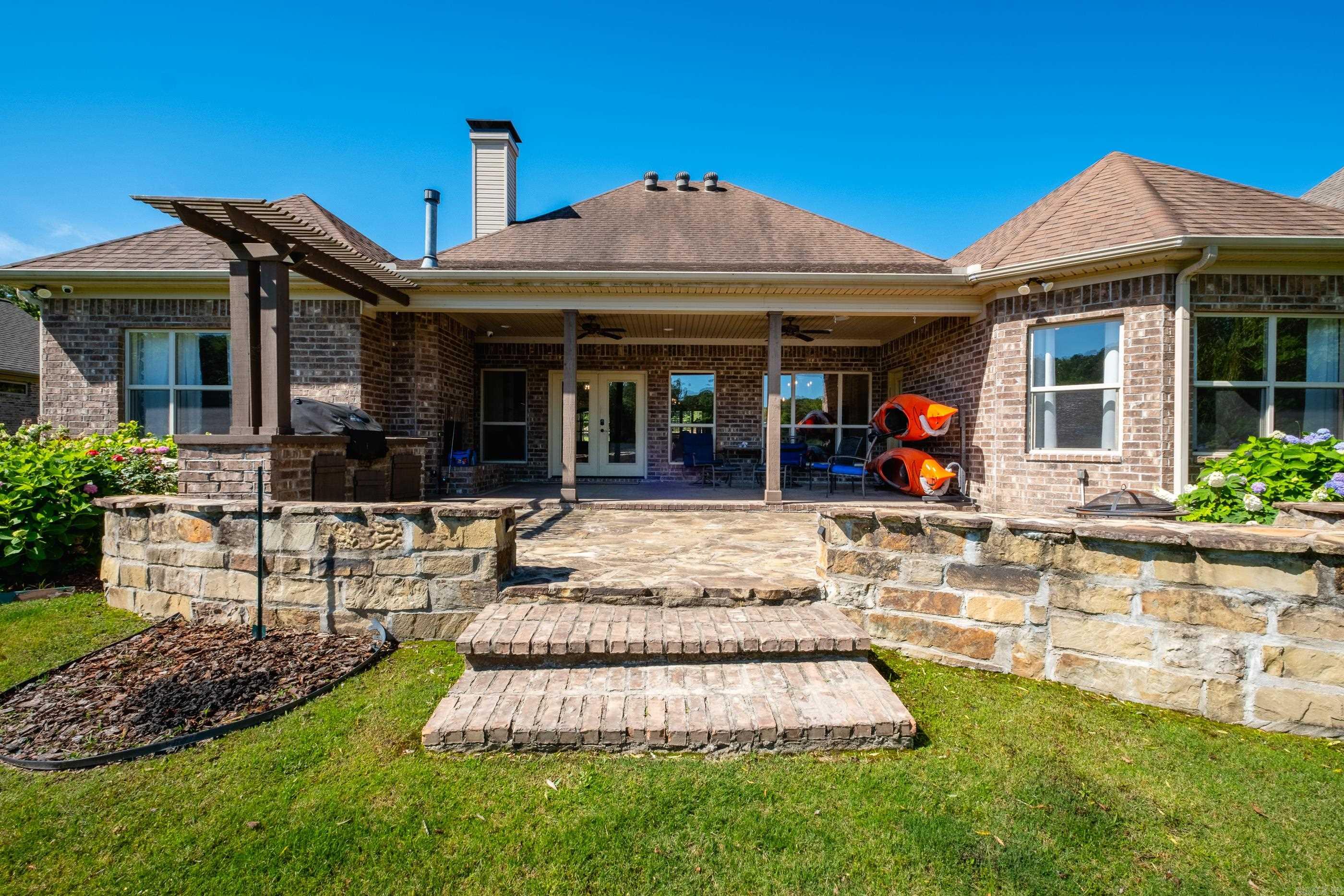 SIENNA LAKE - Residential