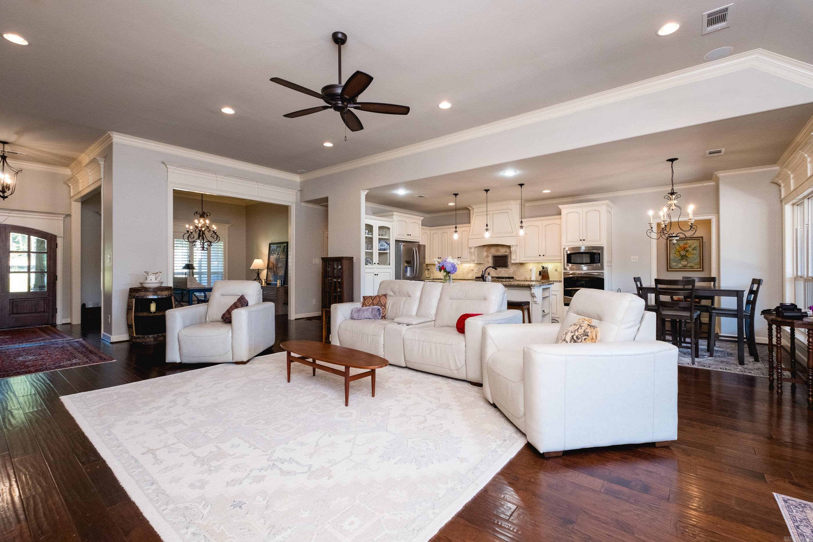 SIENNA LAKE - Residential