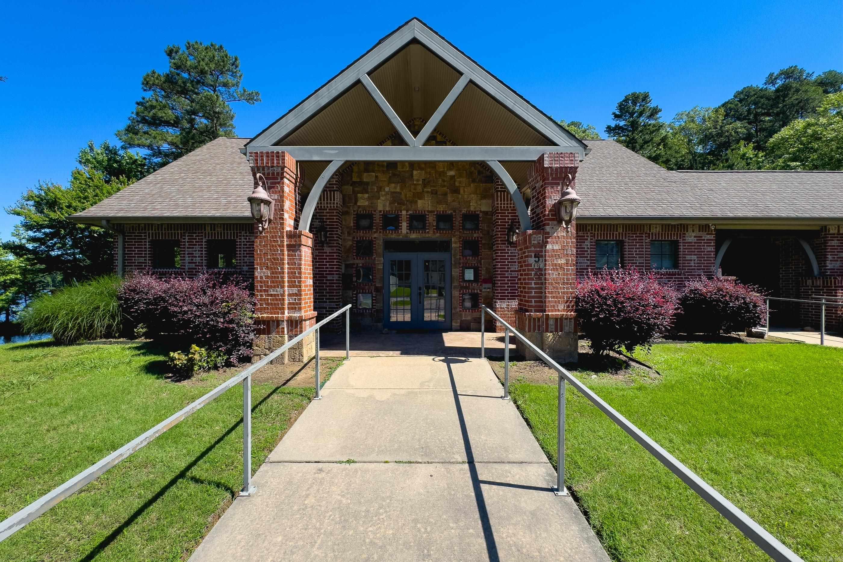 SIENNA LAKE - Residential