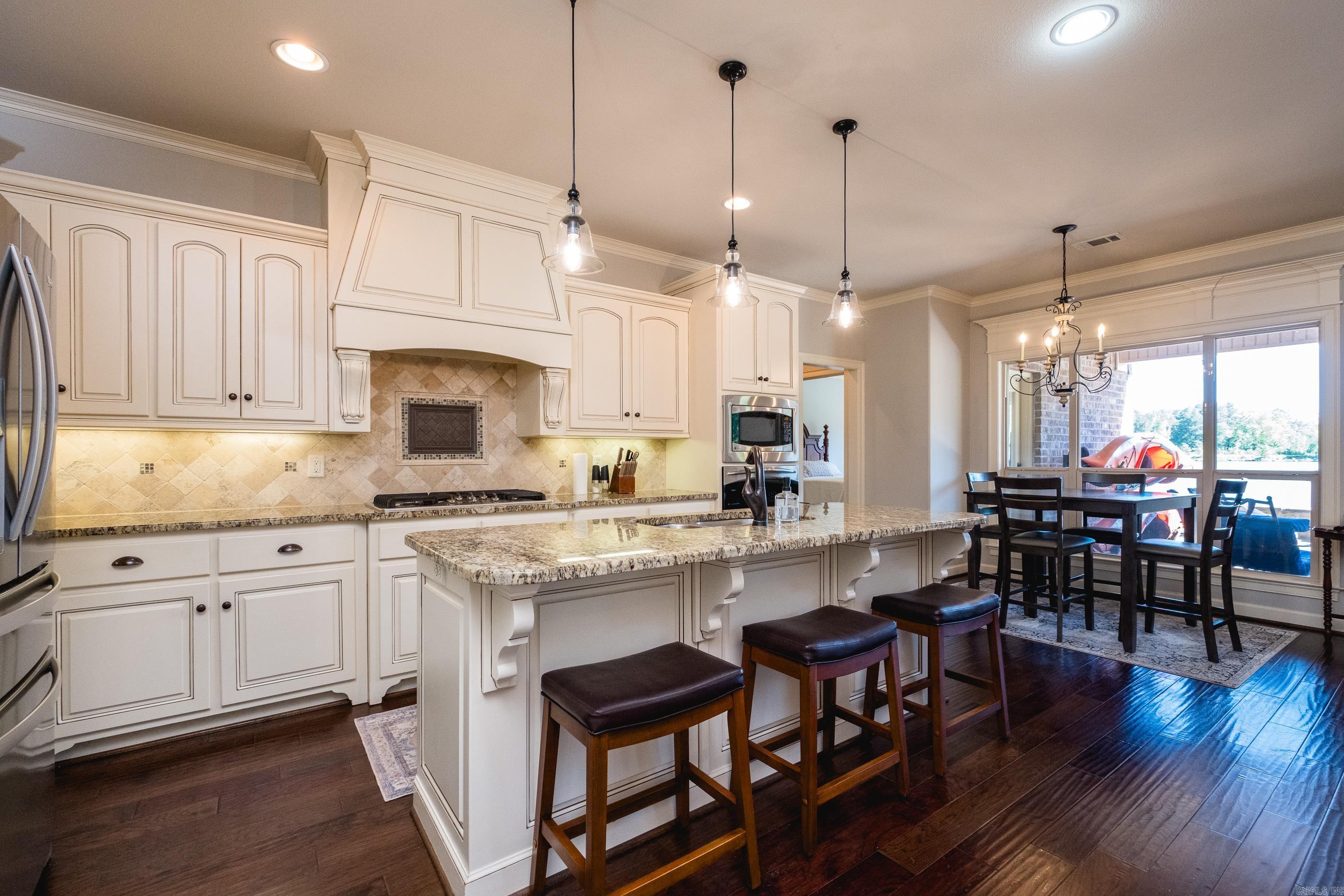 SIENNA LAKE - Residential