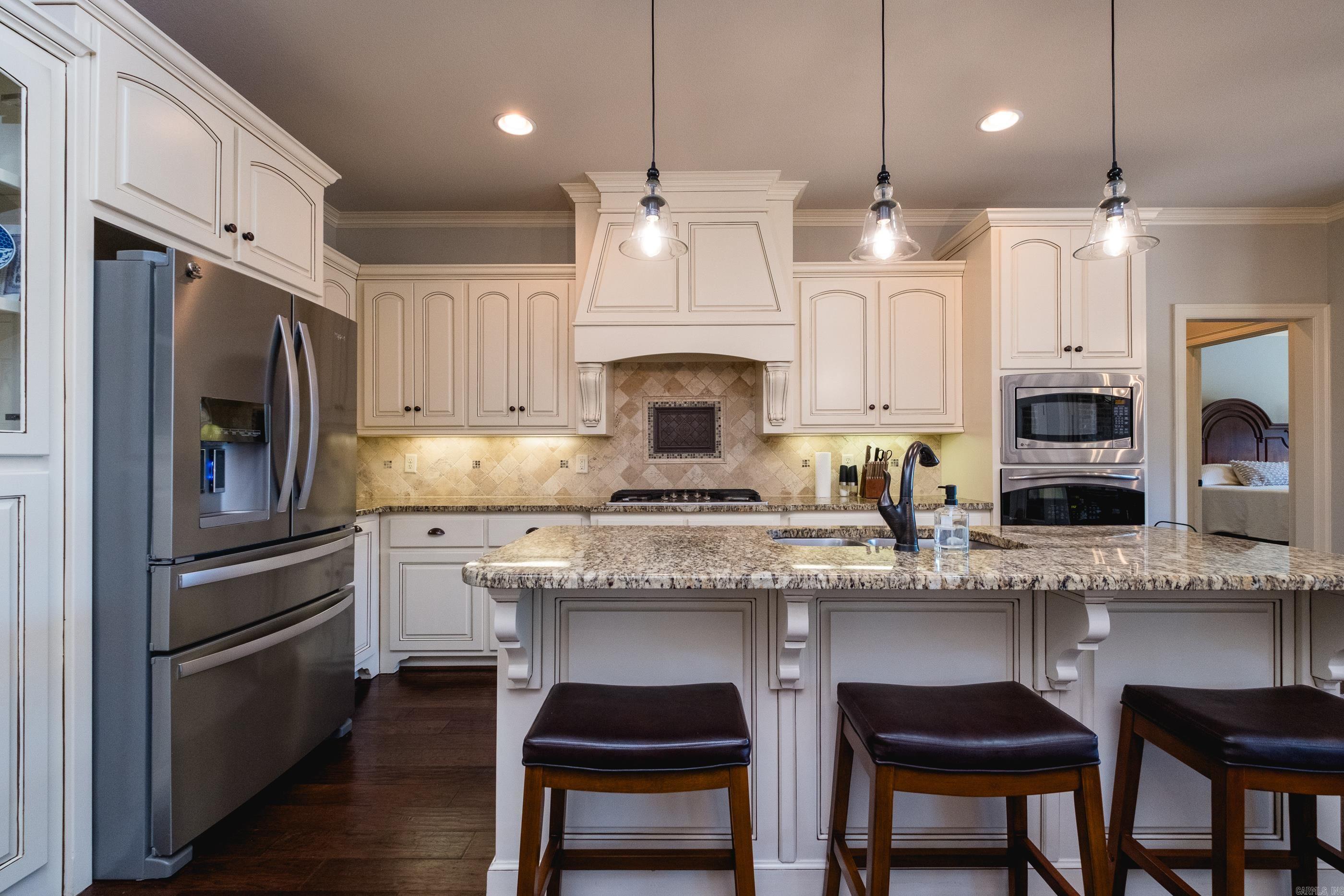 SIENNA LAKE - Residential