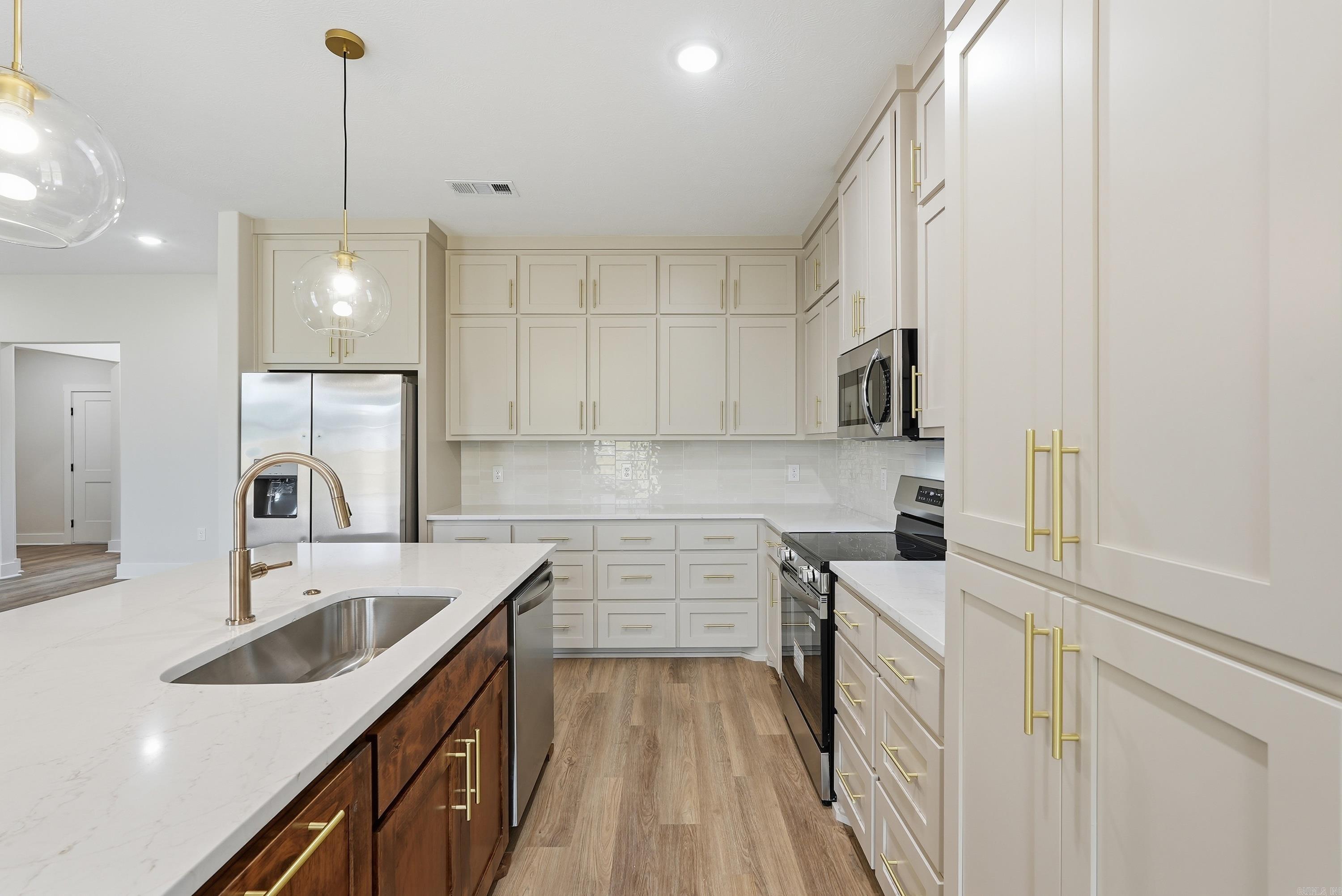 FREDERICK PLACE - Residential