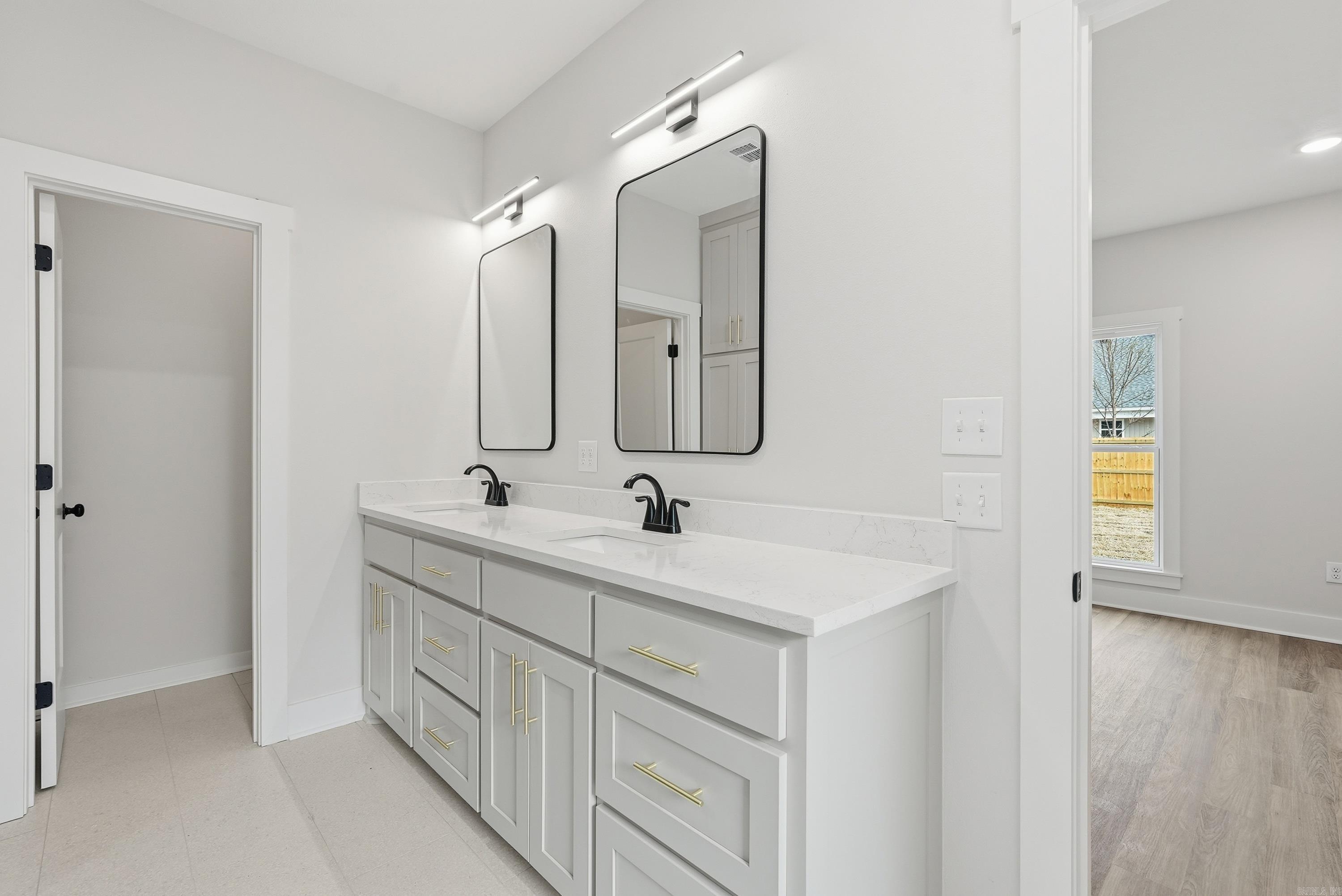 FREDERICK PLACE - Residential