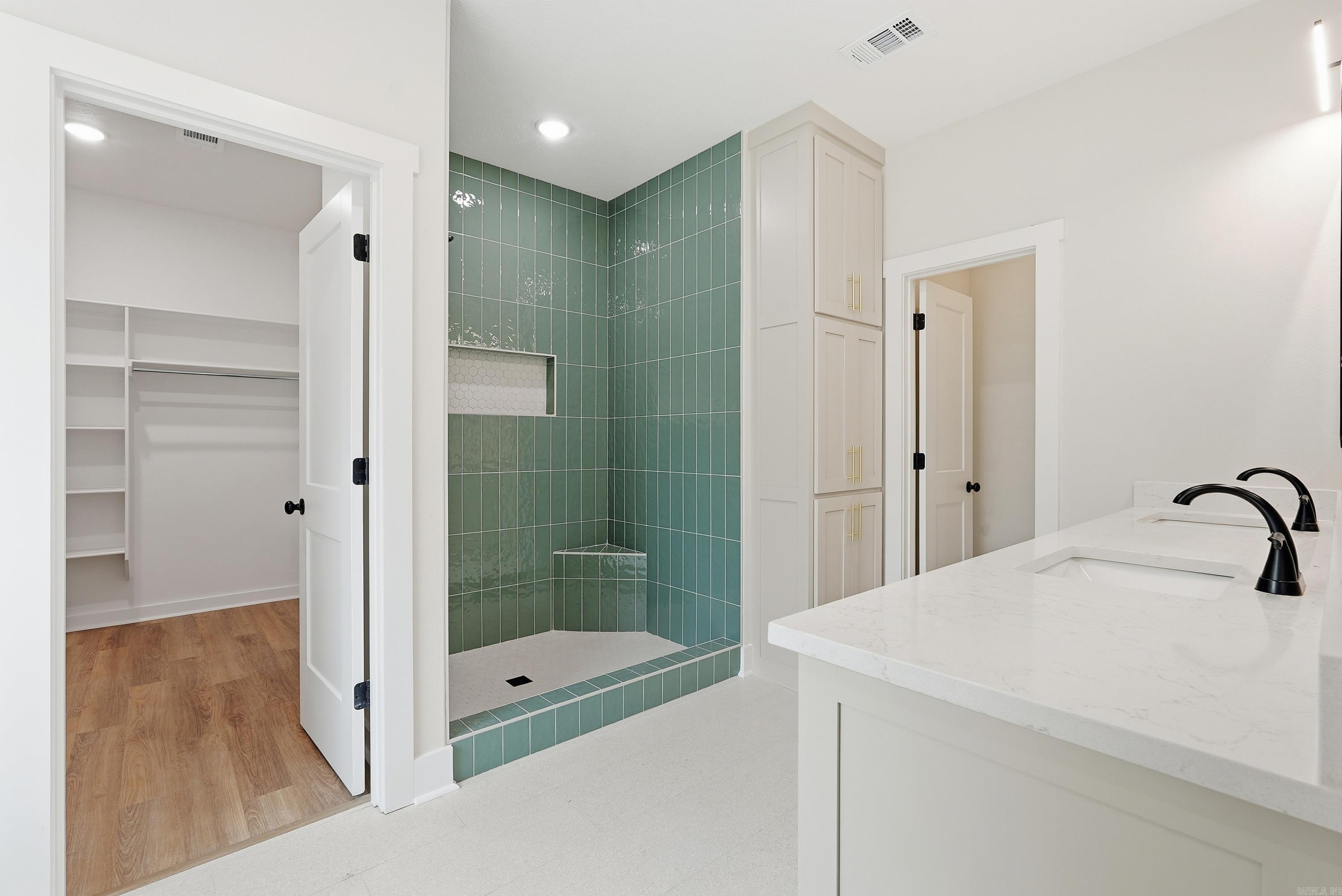 FREDERICK PLACE - Residential