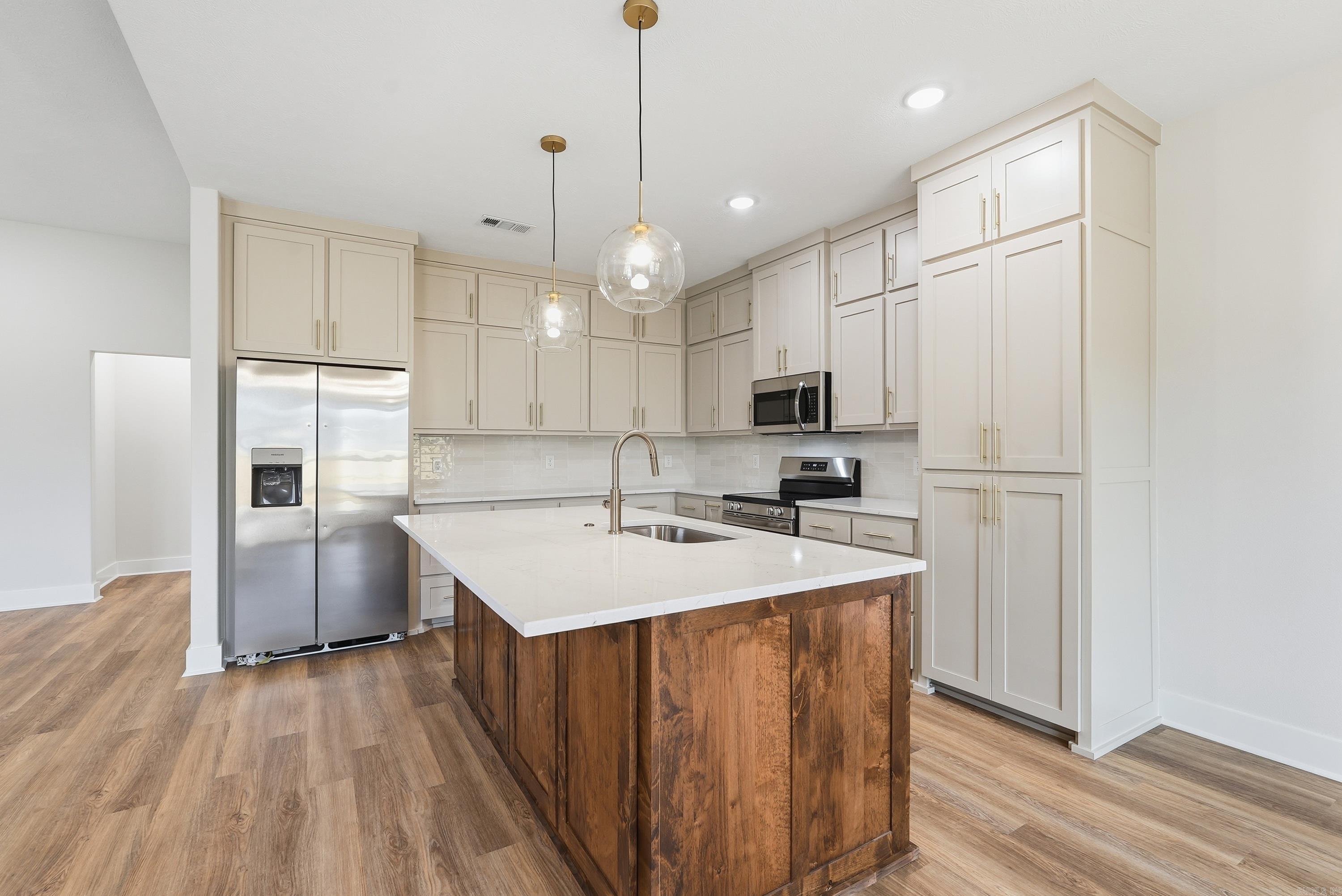 FREDERICK PLACE - Residential