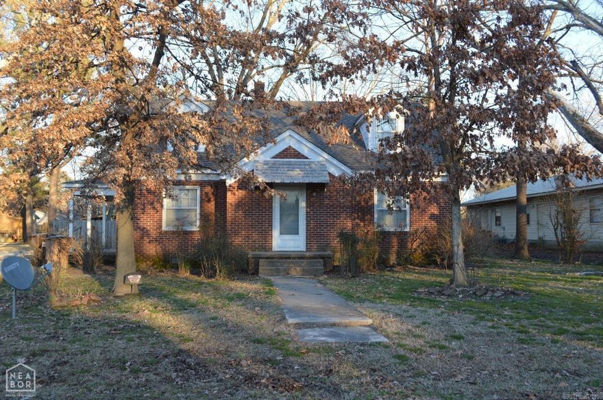 This two story all brick home sits in the heart of Harrisburg. With two bedrooms downstairs and two bedrooms upstairs there is plenty of space for a large family. The large backyard has a wood privacy fence and lots of shade trees.