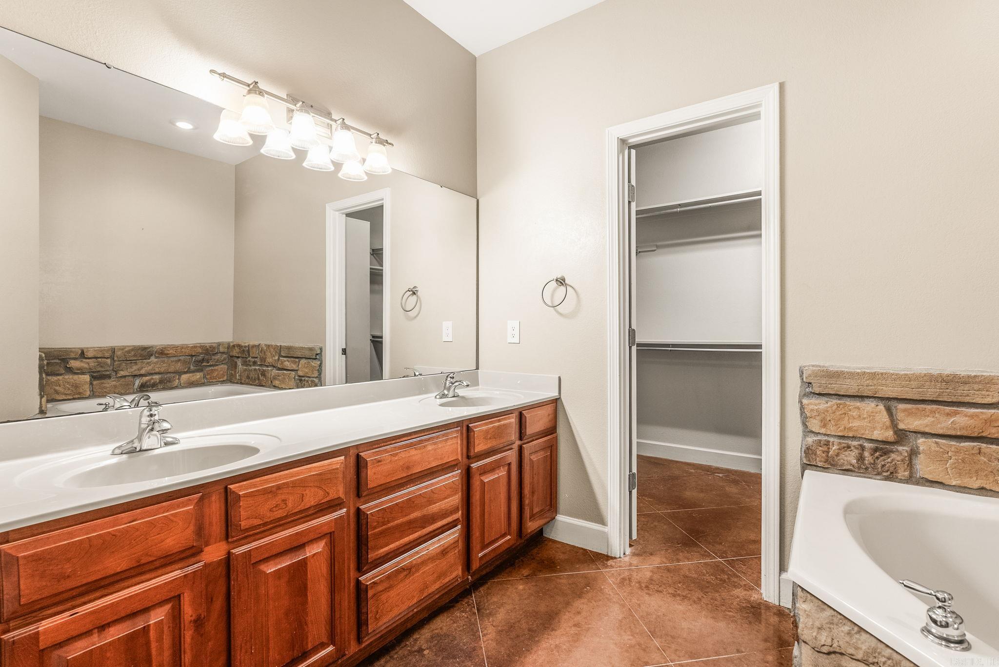 SOUTHWIND - Residential