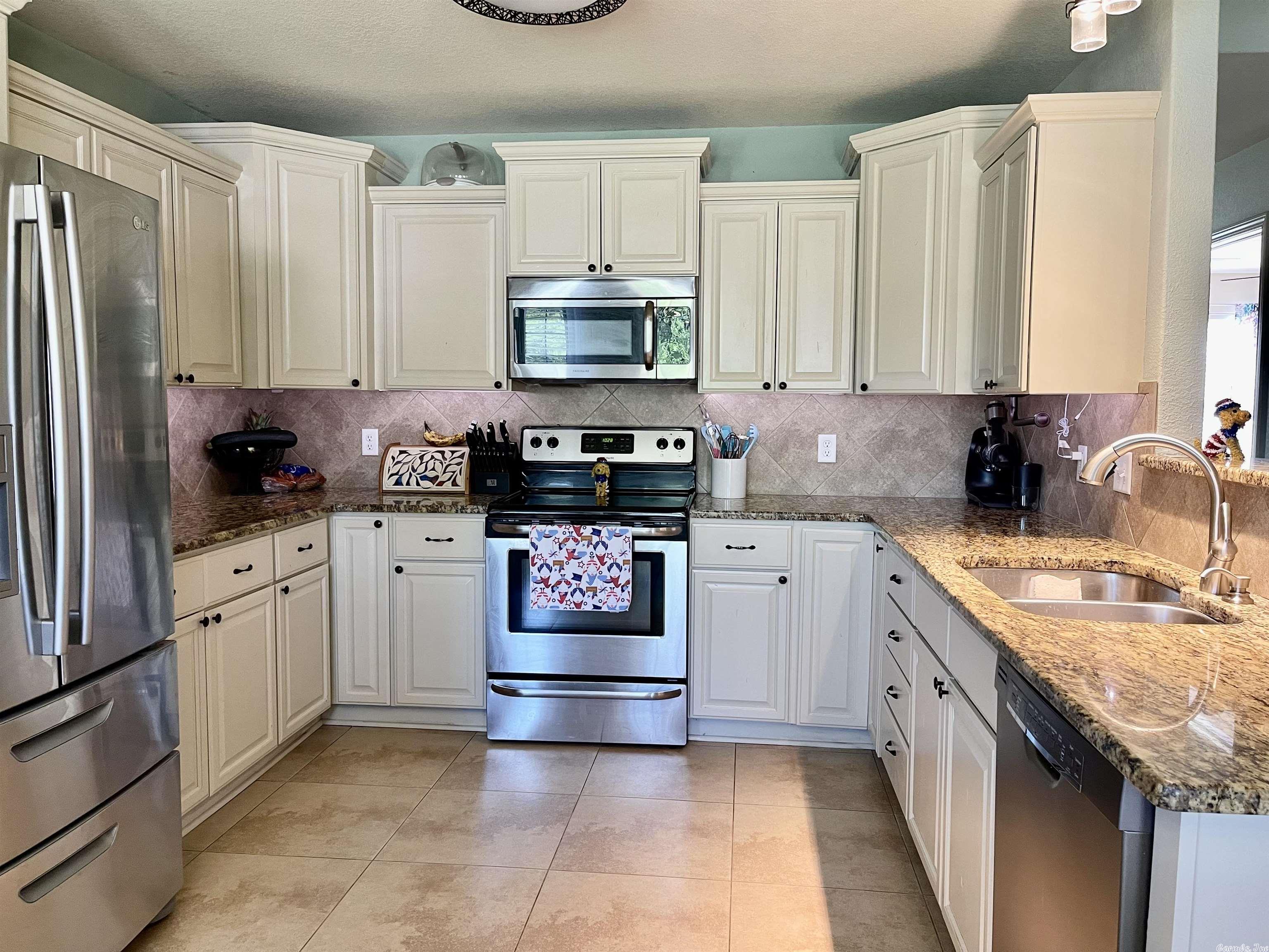 NORTH HAVEN - Residential