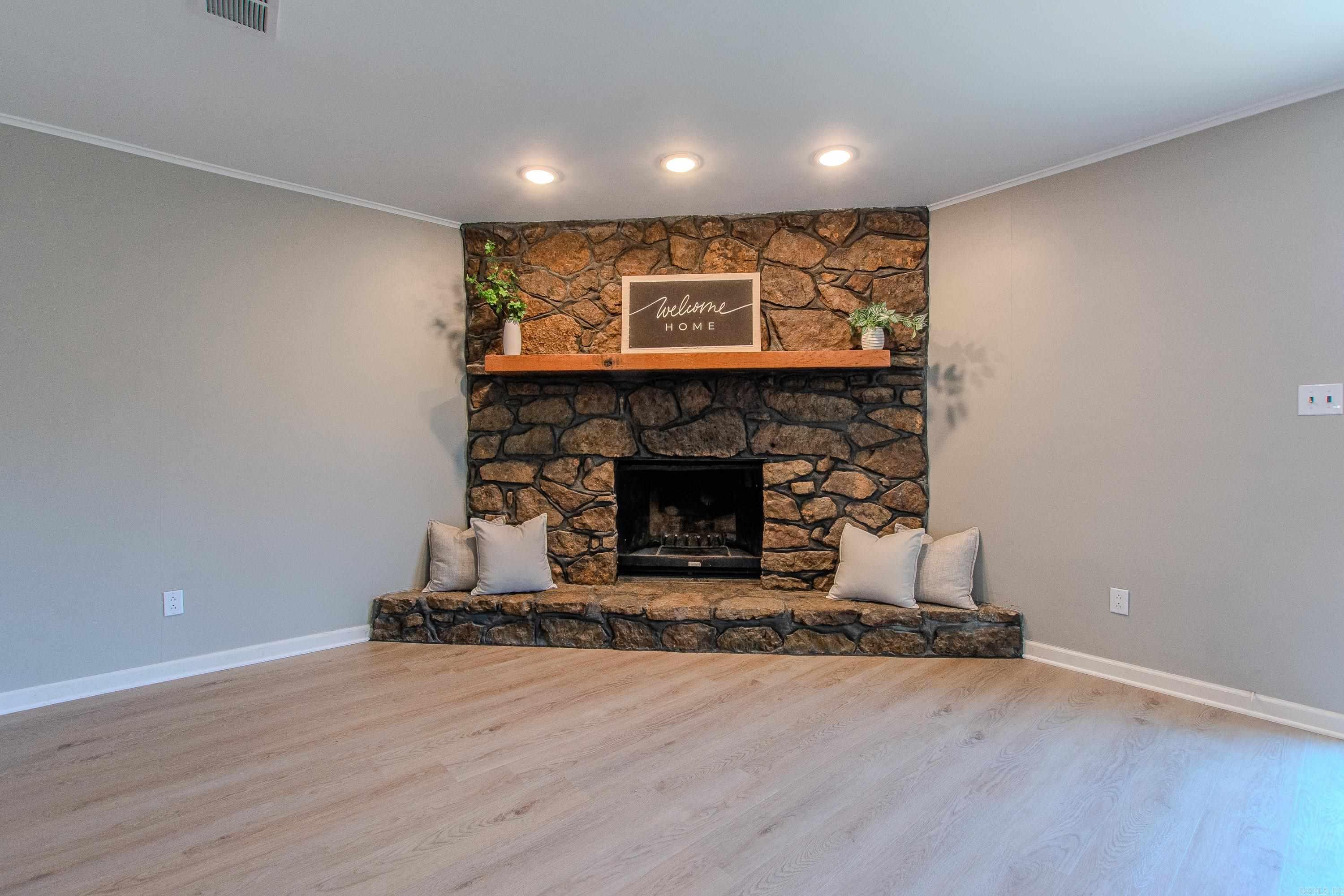 CREEKDALE - Residential