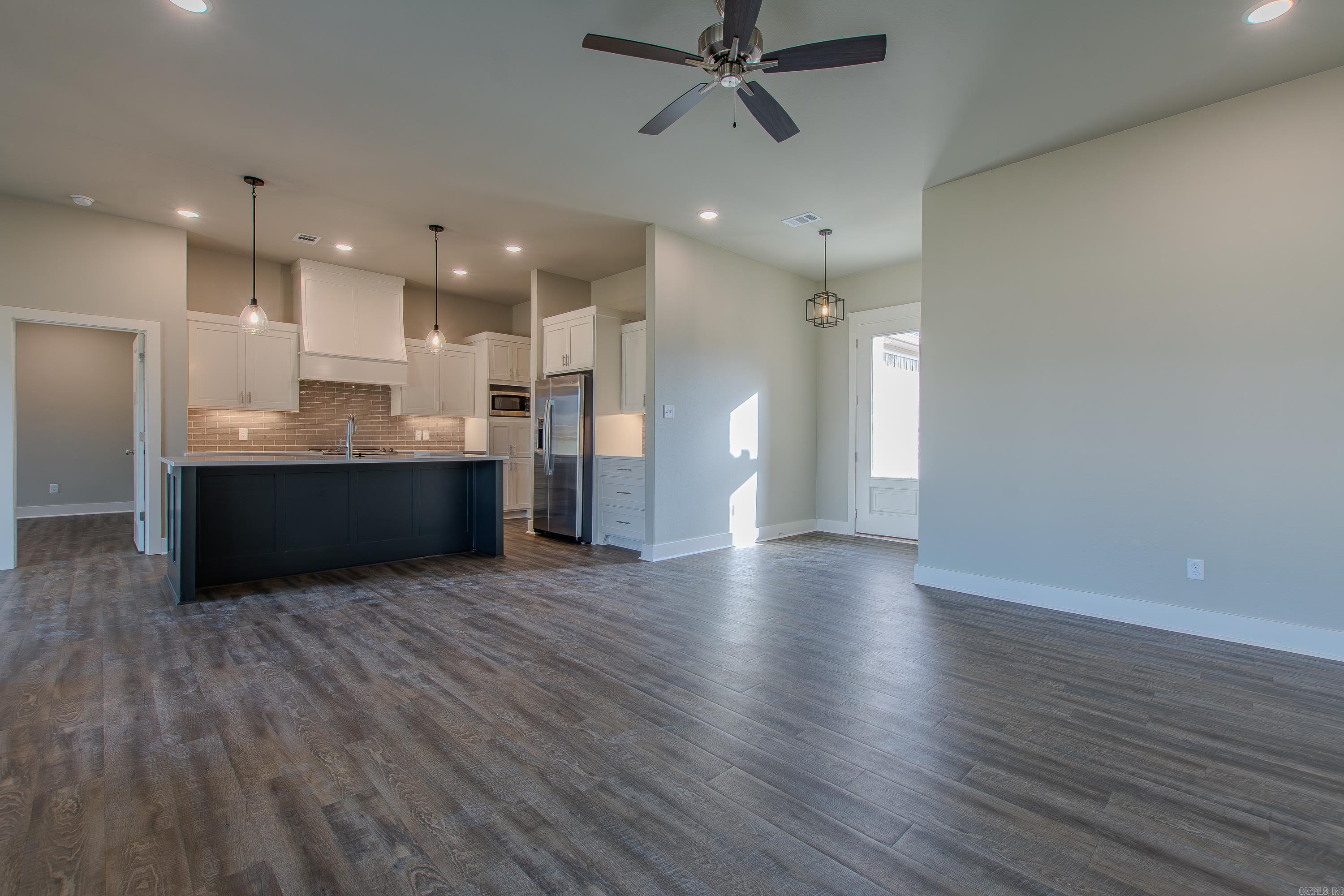 CYPRESS VALLEY - Residential