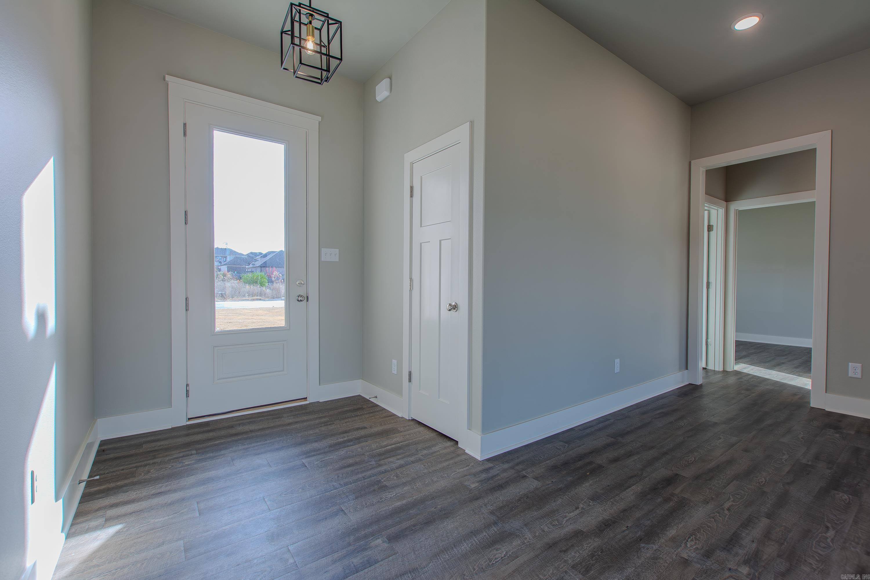 CYPRESS VALLEY - Residential