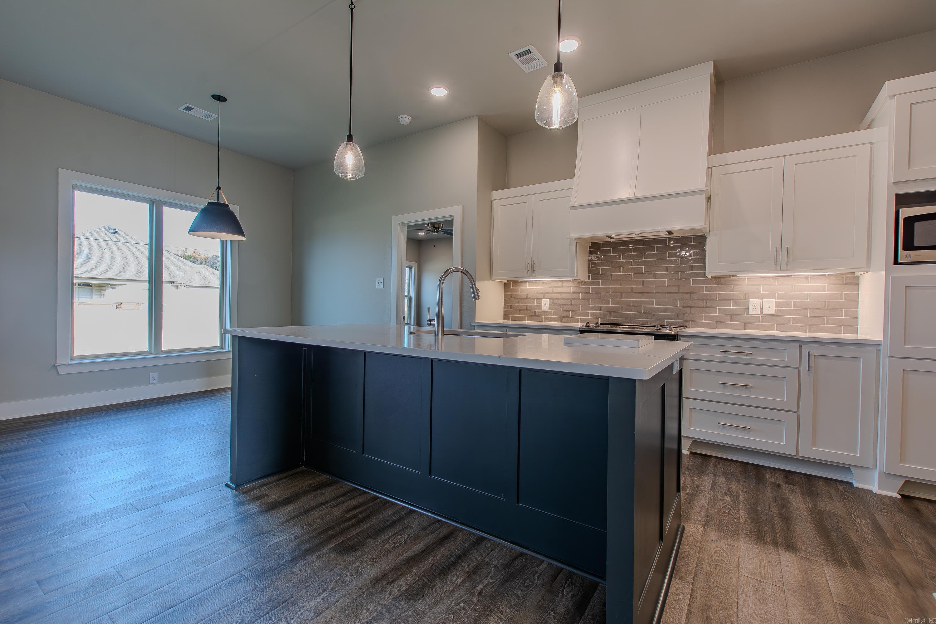 CYPRESS VALLEY - Residential