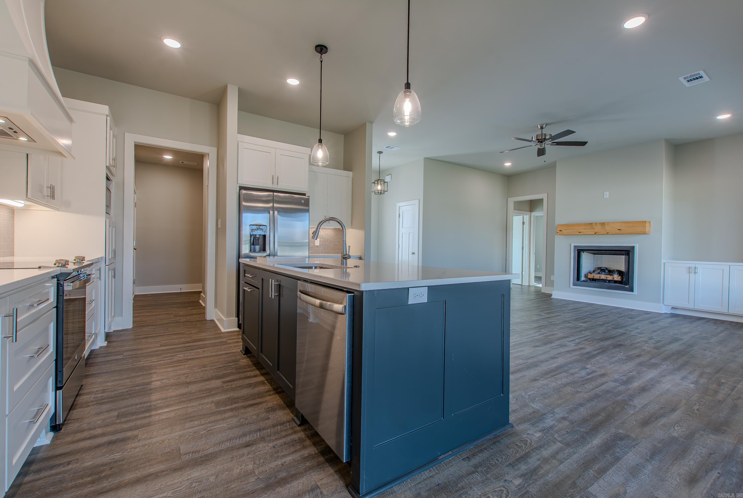 CYPRESS VALLEY - Residential