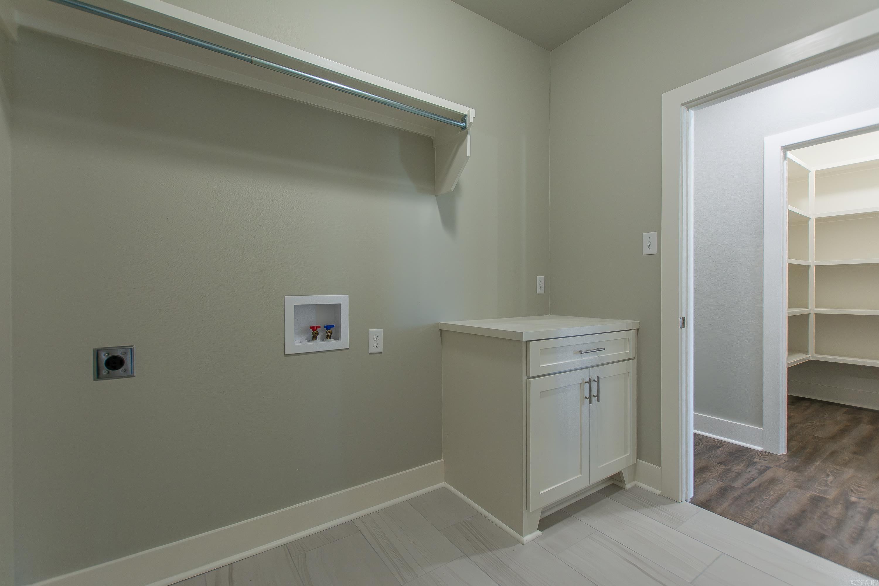 CYPRESS VALLEY - Residential