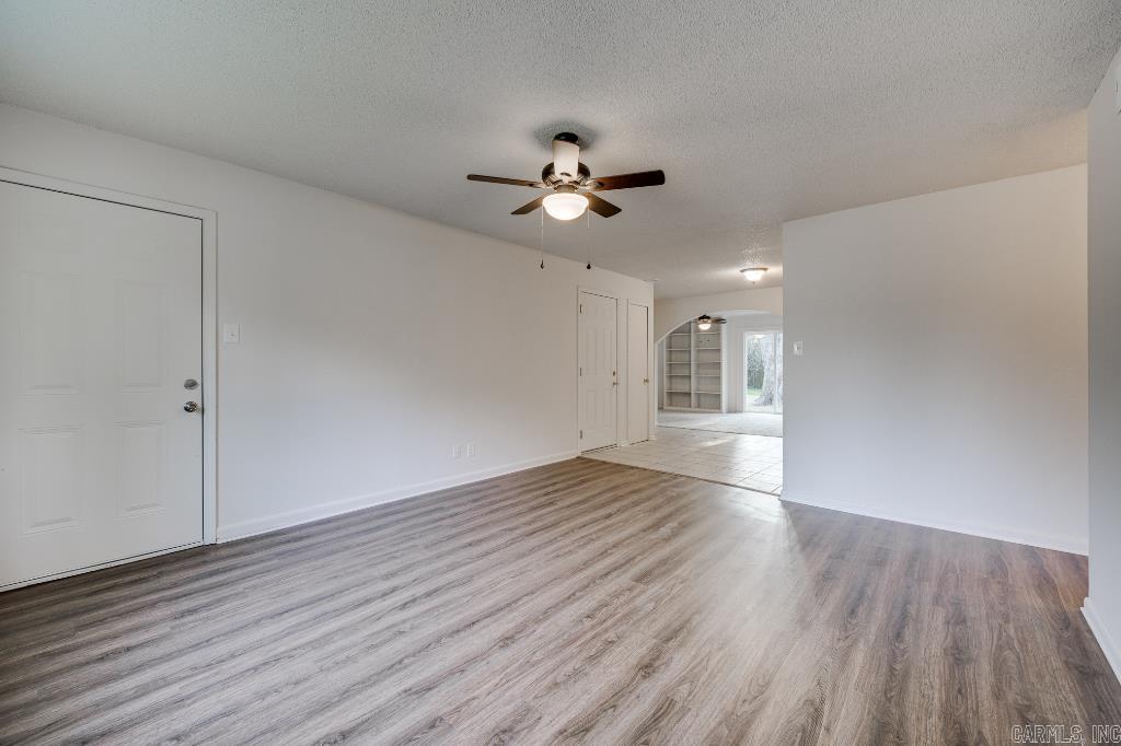 BRIARFIELD - Residential