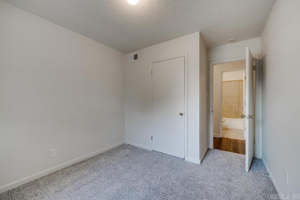 BRIARFIELD - Residential