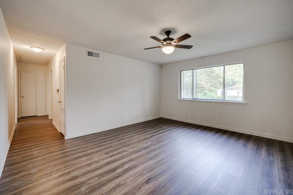 BRIARFIELD - Residential