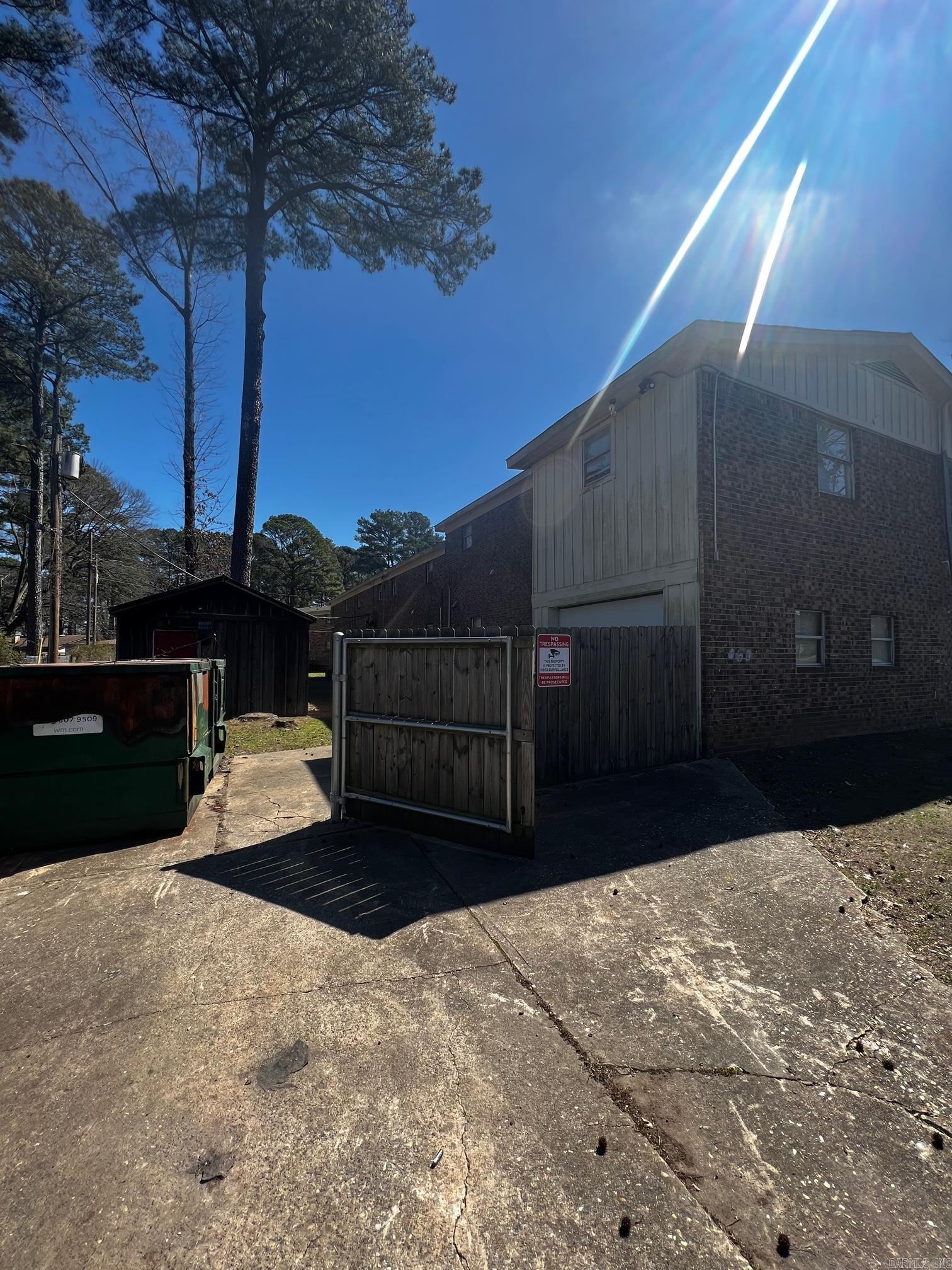 Pine Wood - Residential Lease