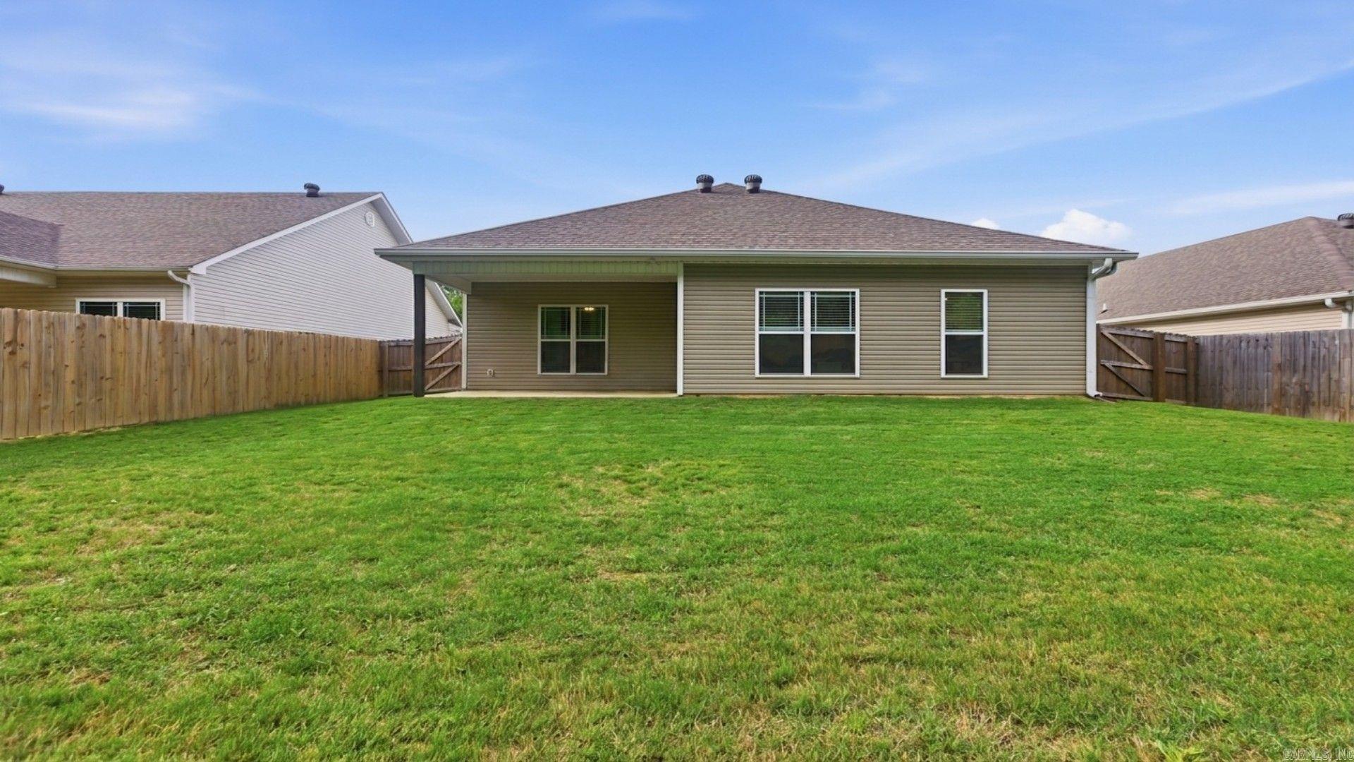 THE VILLAGES AT MAGNOLIA LANE - Residential