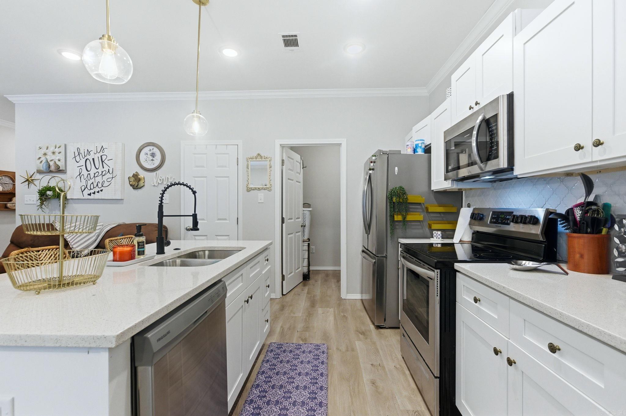 THE VILLAGES AT MAGNOLIA LANE - Residential