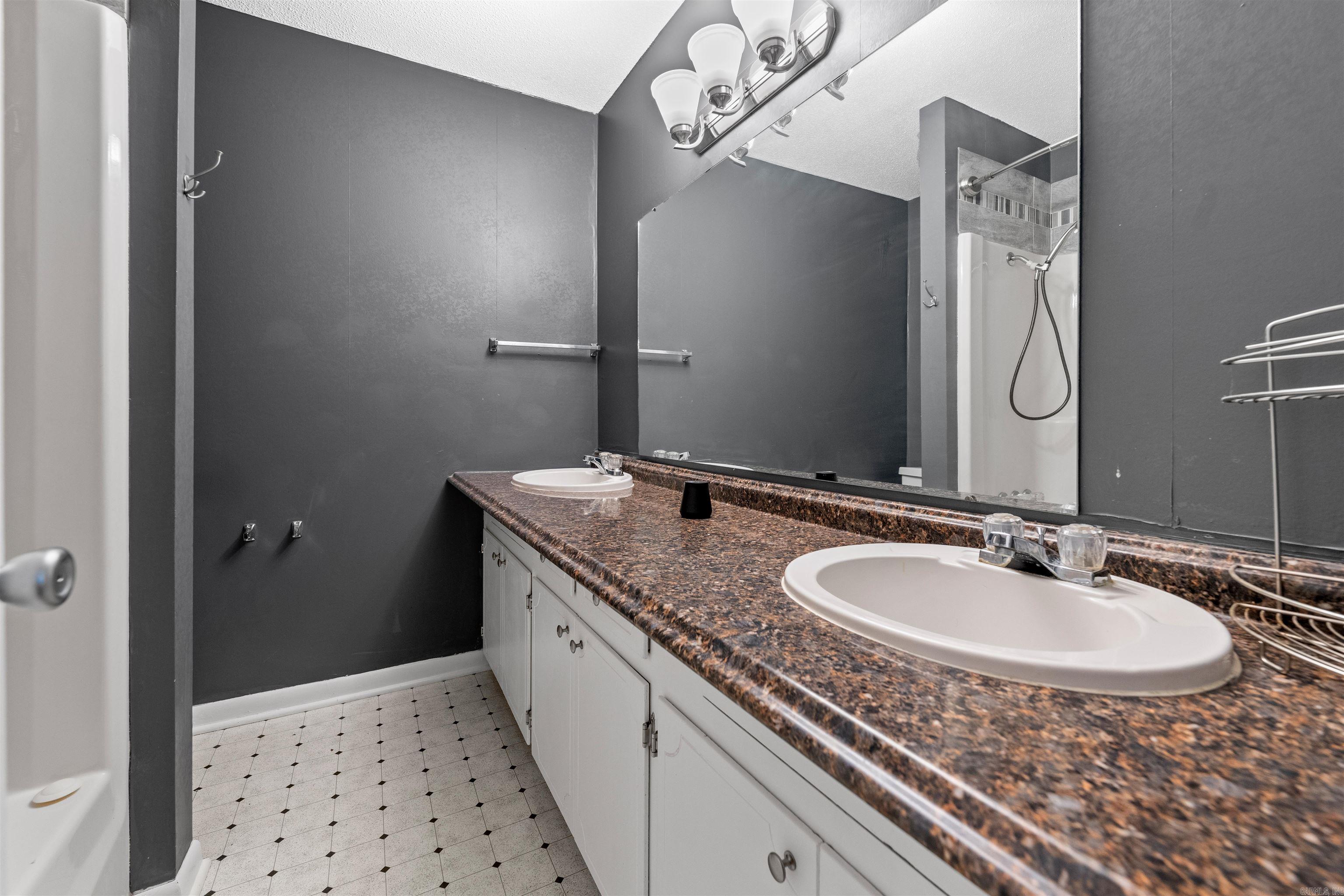 CARDINAL VALLEY - Residential