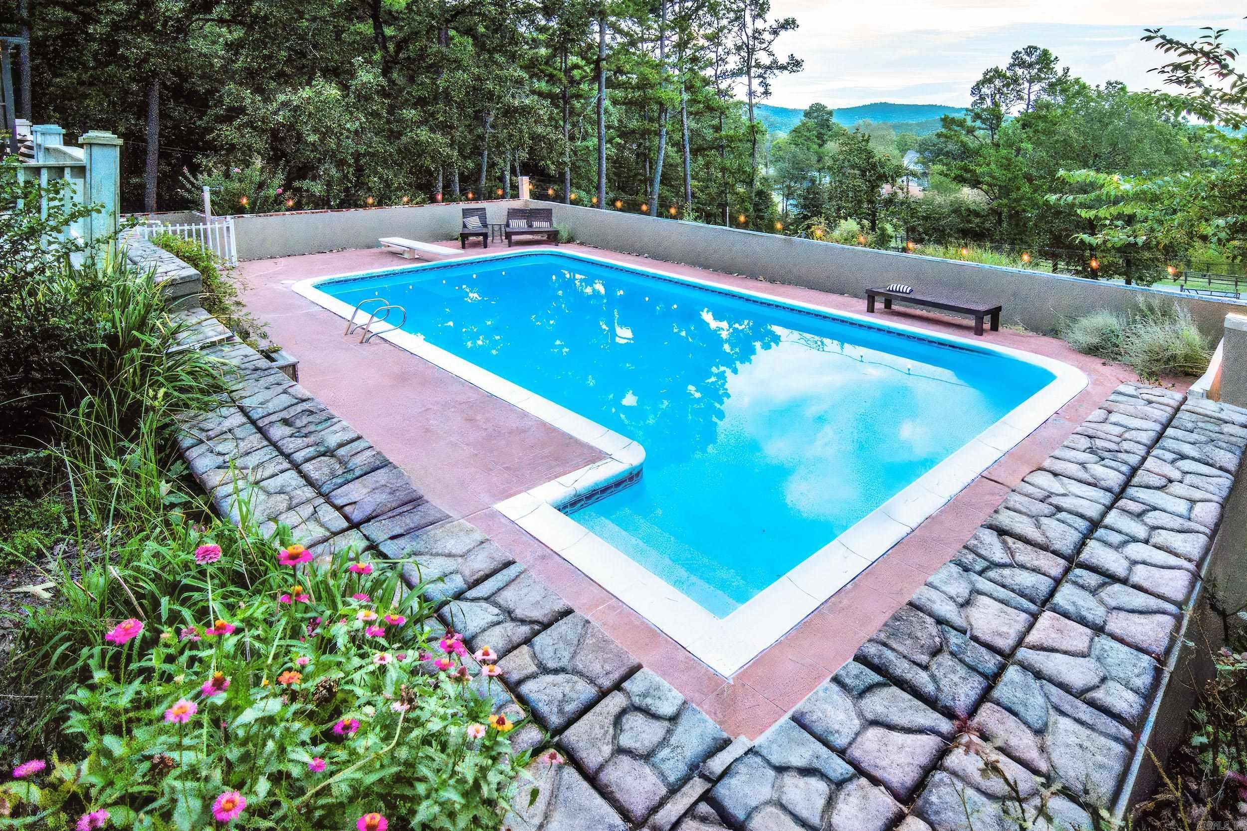 Pinnacle Mountain - Residential