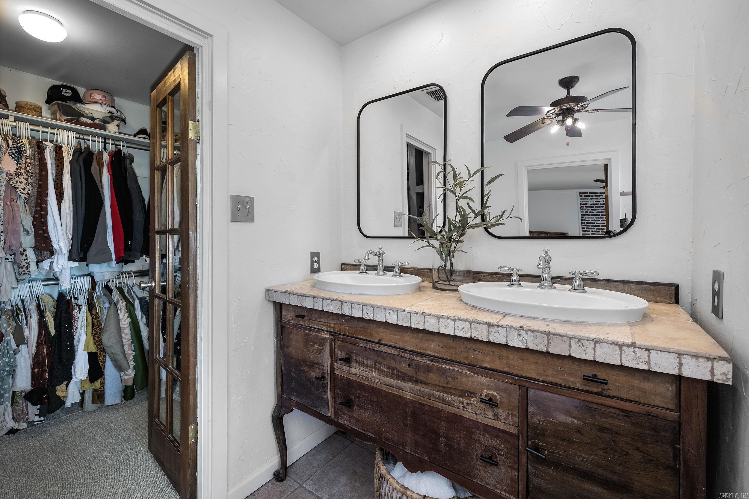 Pinnacle Mountain - Residential