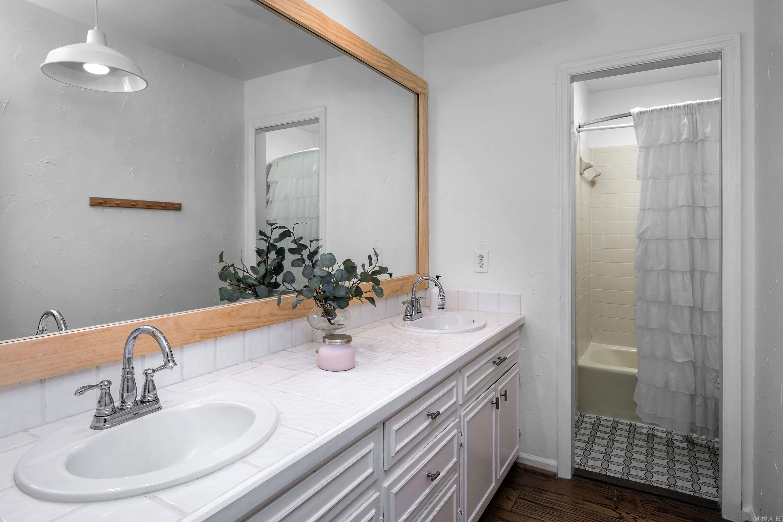 Pinnacle Mountain - Residential