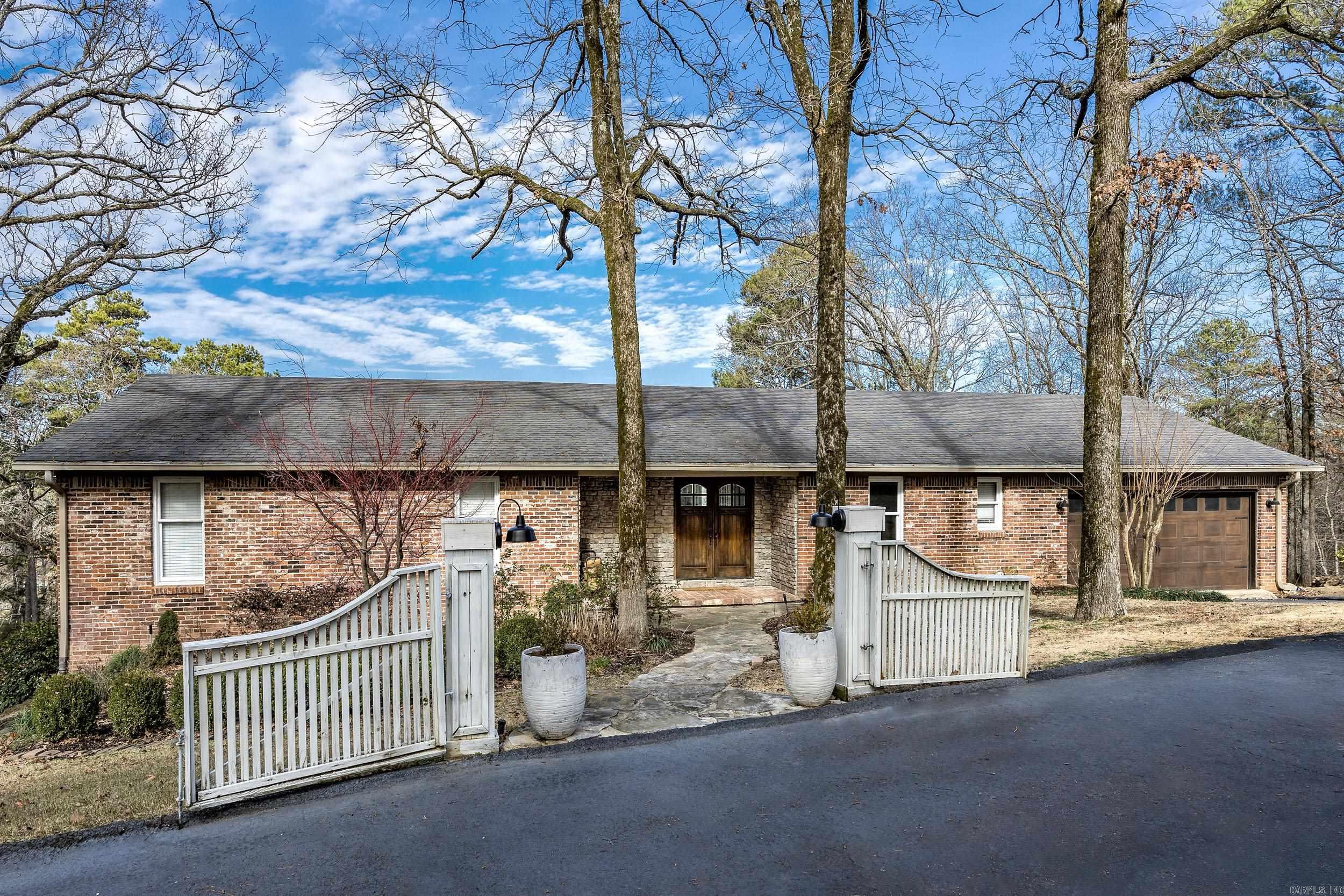 Pinnacle Mountain - Residential