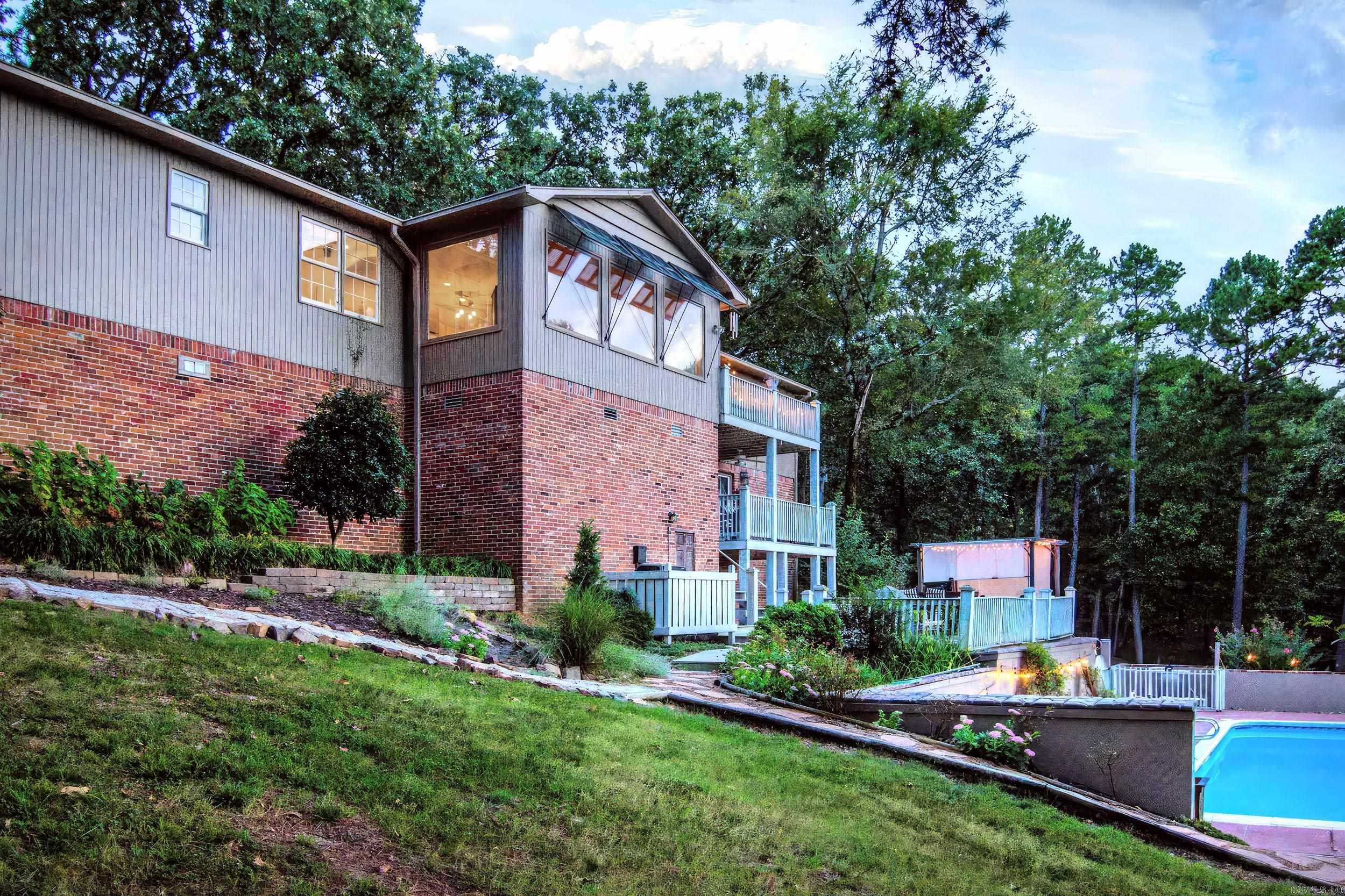 Pinnacle Mountain - Residential