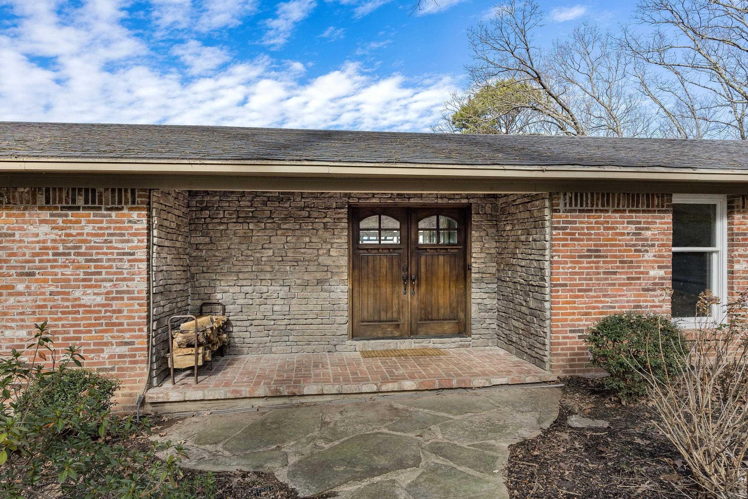 Pinnacle Mountain - Residential