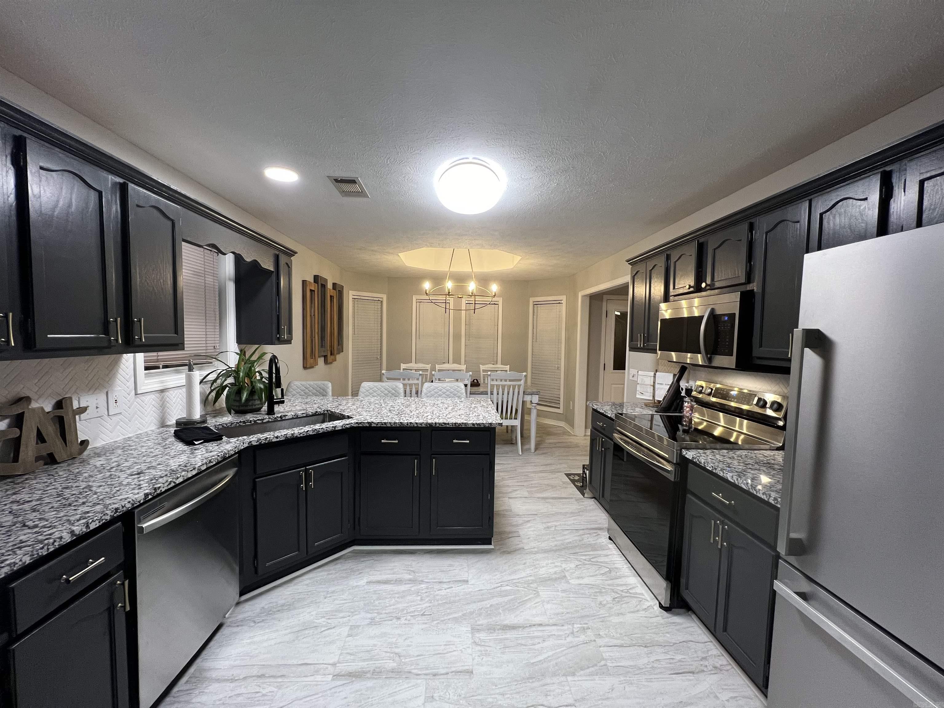 CROSSPOINT - Residential