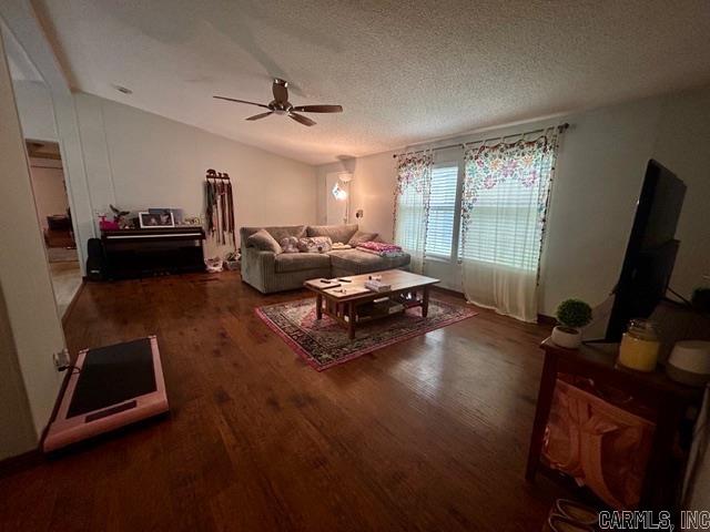 GREEN TREE FARMS - Residential