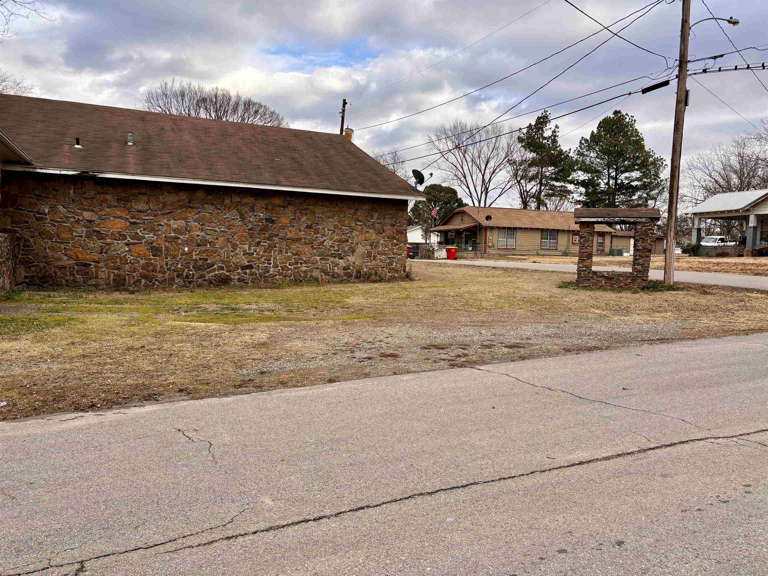 L.M. EARL ADDN - Residential