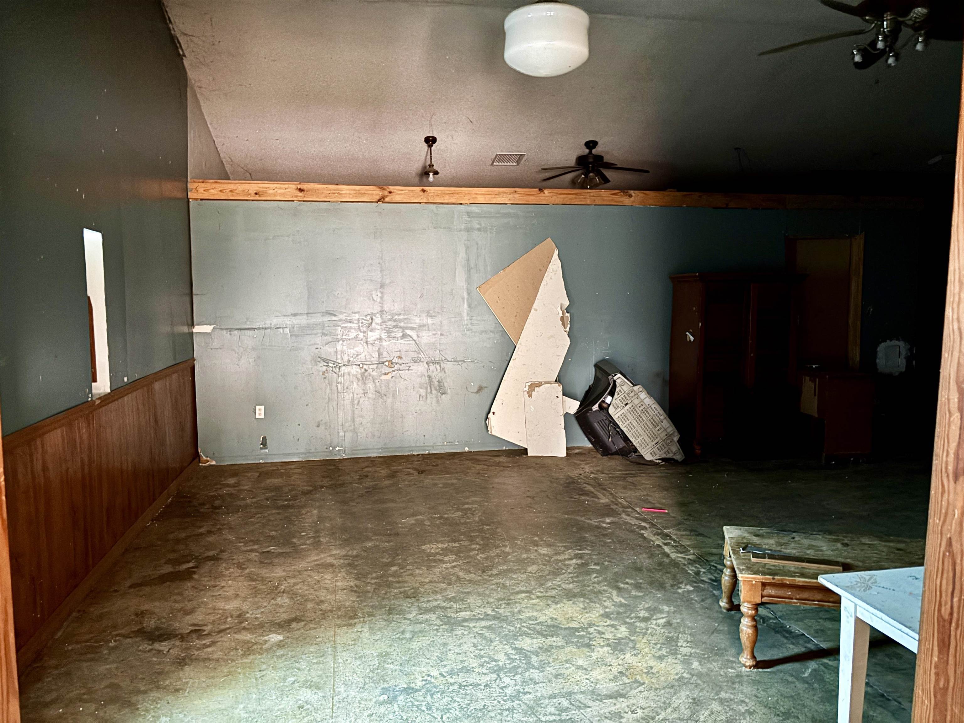 L.M. EARL ADDN - Residential